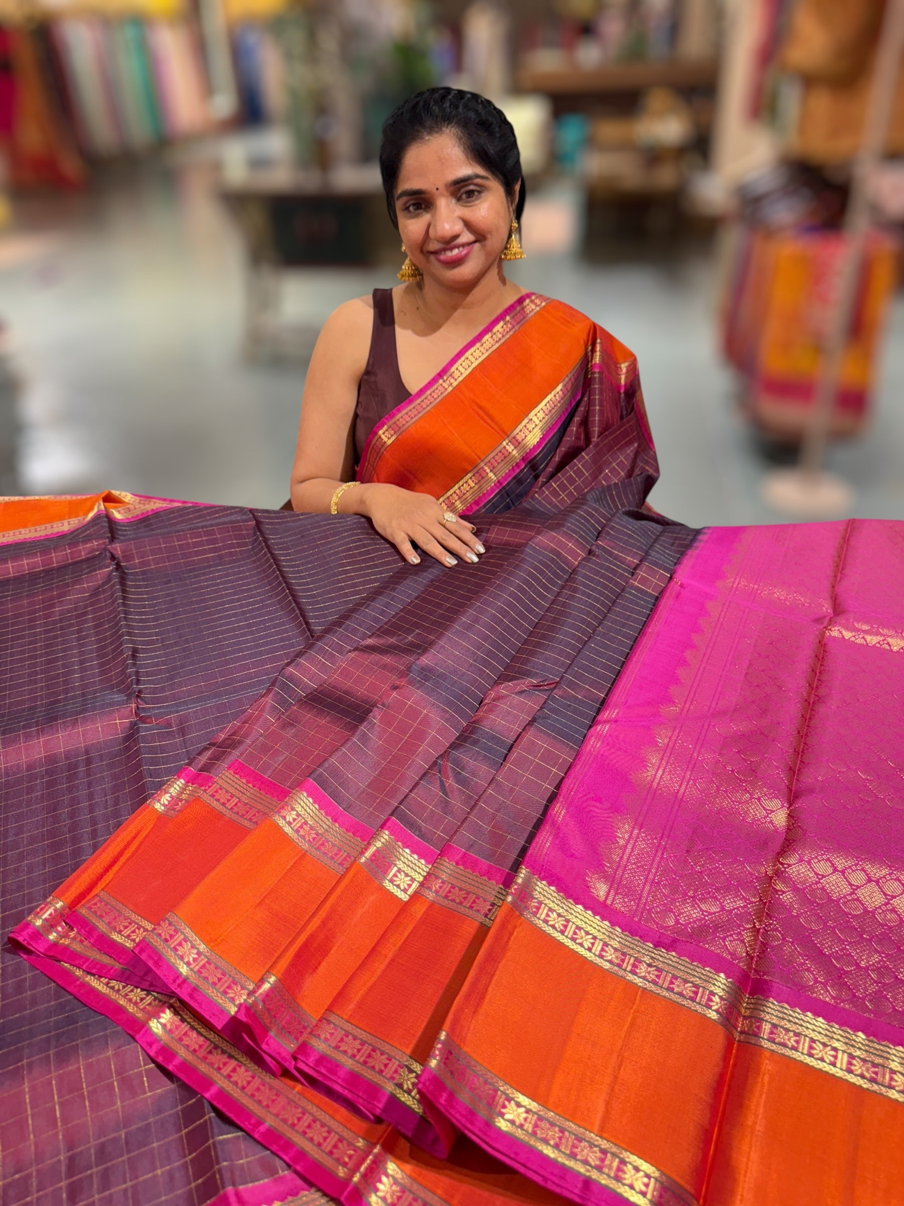 Winish Brown Kanchi vintage checks saree with Gap Border