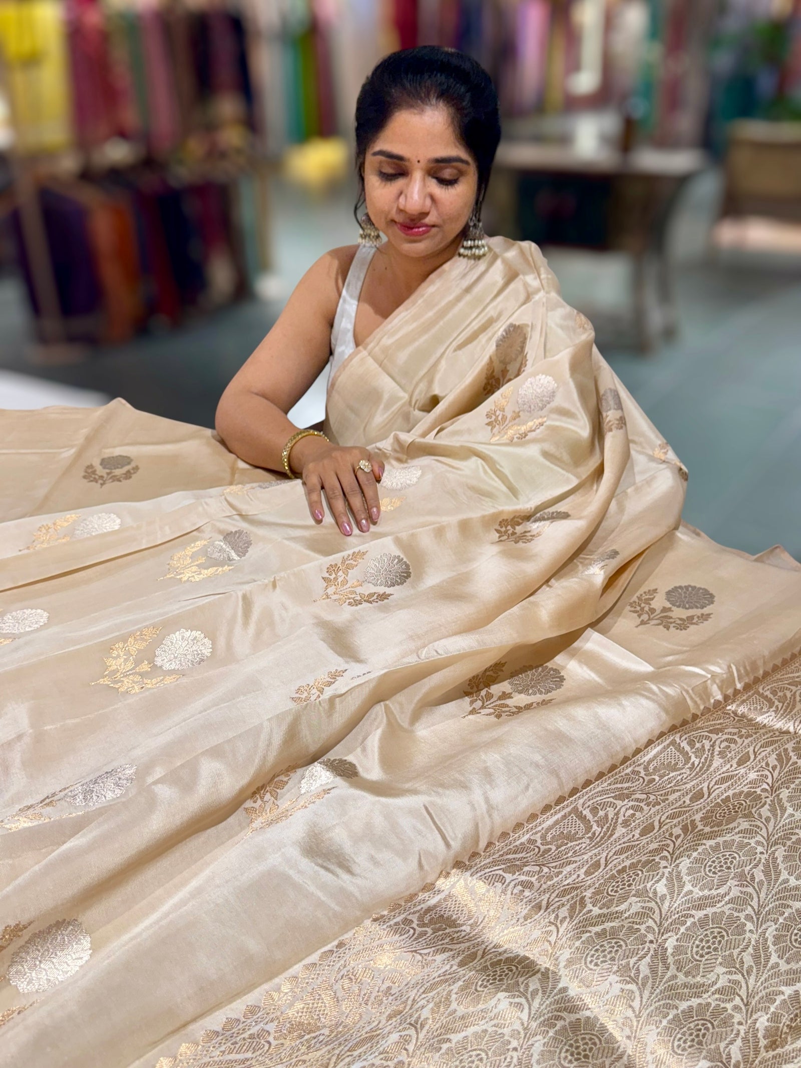 Light Beige Borderless Raw Mango Silk Saree