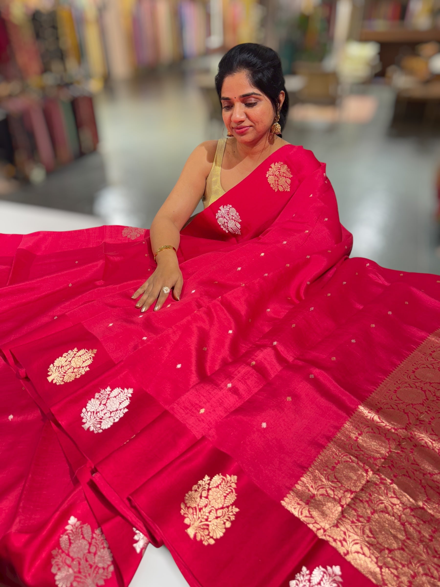 Reddish pink Raw Mangoe Silk Saree with kaduwa woven Motifs on Mashru Borders