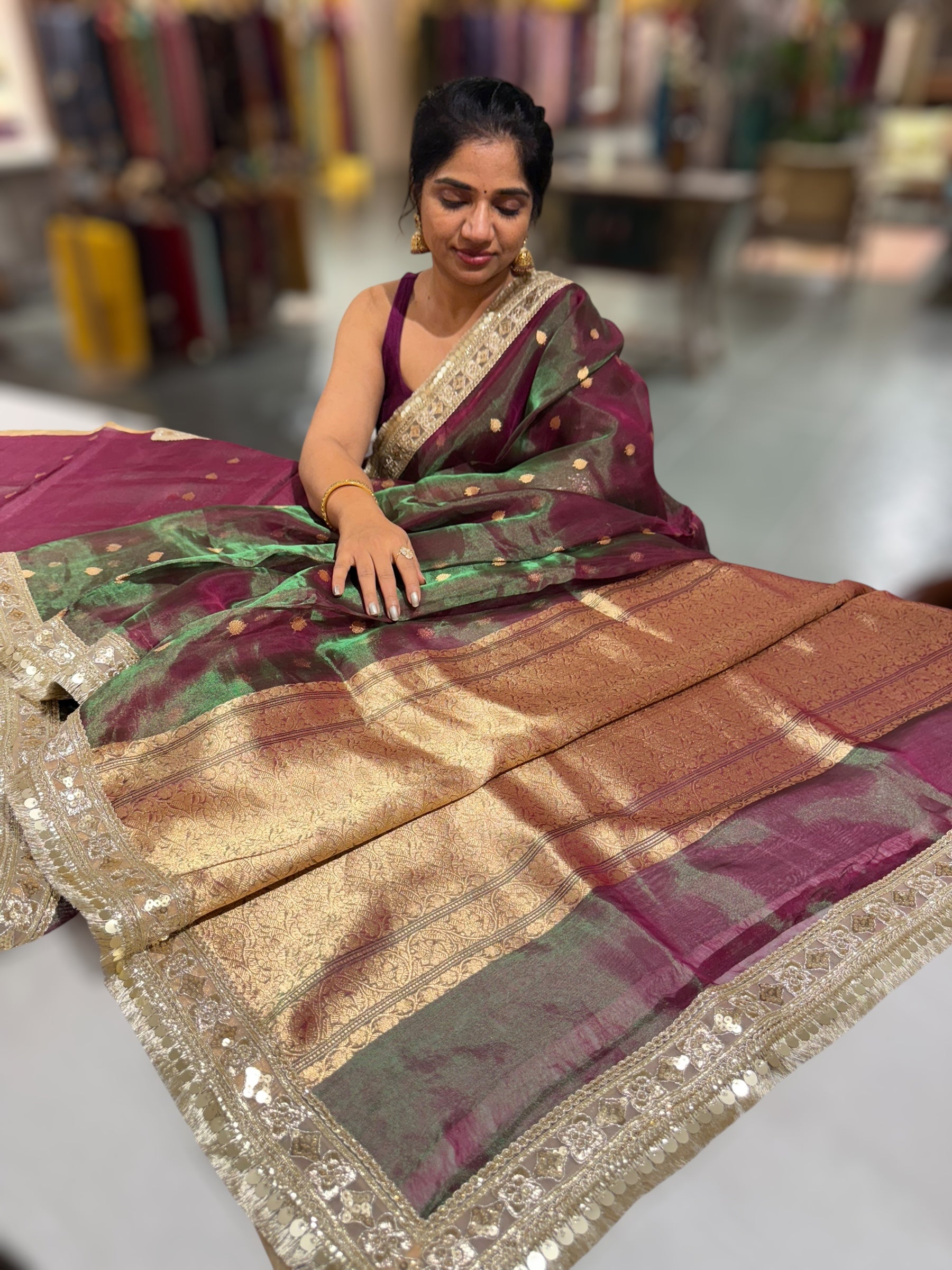 Green & Wine Dual tone Pure handloom Banarasi Tissue saree