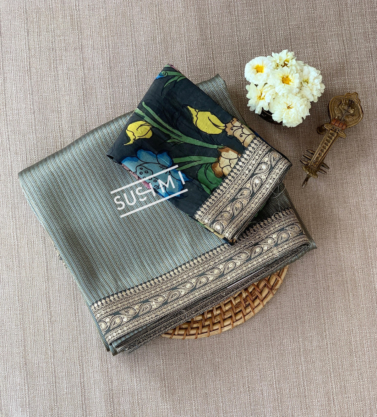 Darkest Green Banarasi tonchoi with pen kalamkari Blouse : D62F022