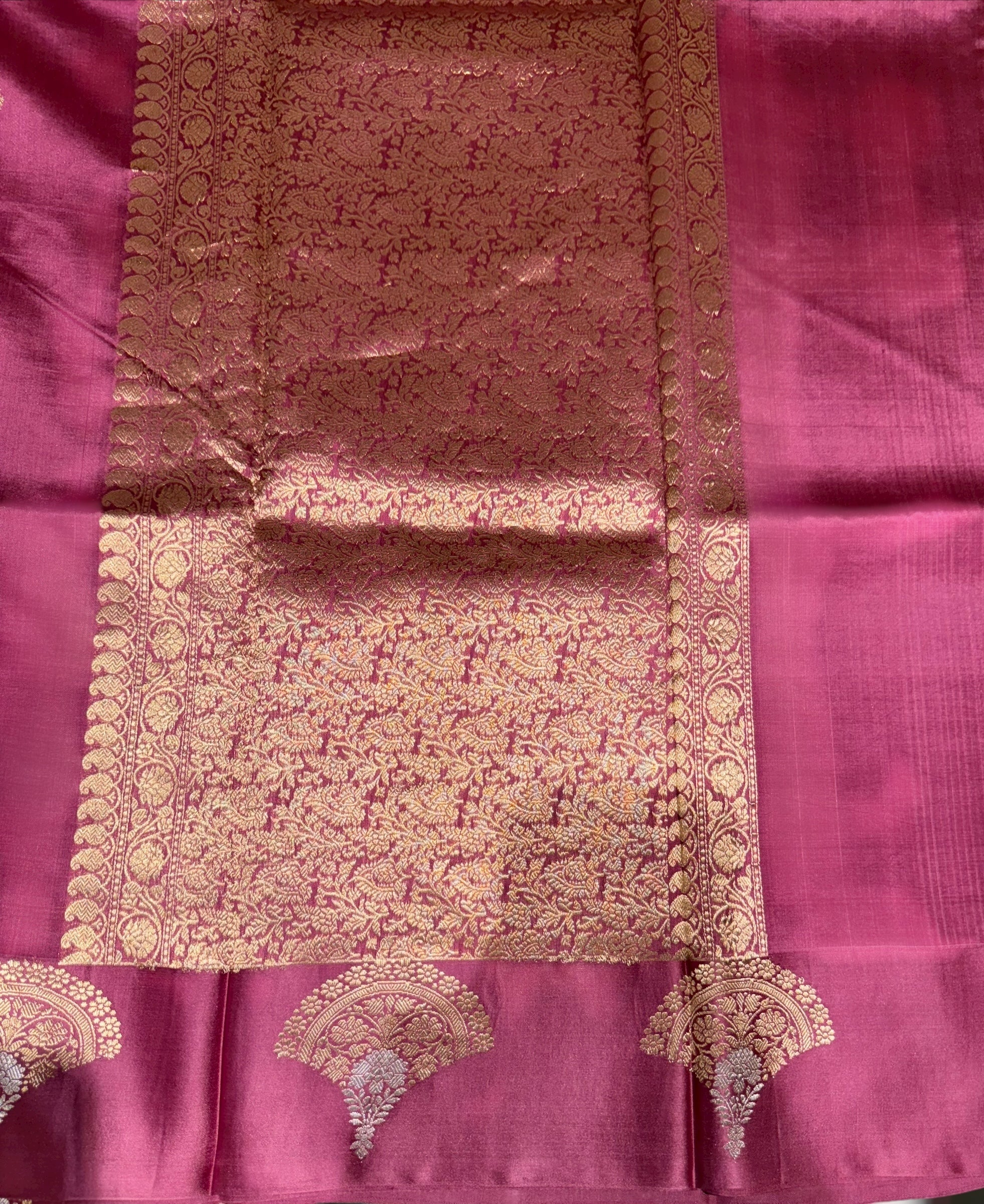 Dark onion pink Raw Mangoe Silk Saree with kaduwa woven Motifs on Mashru Borders