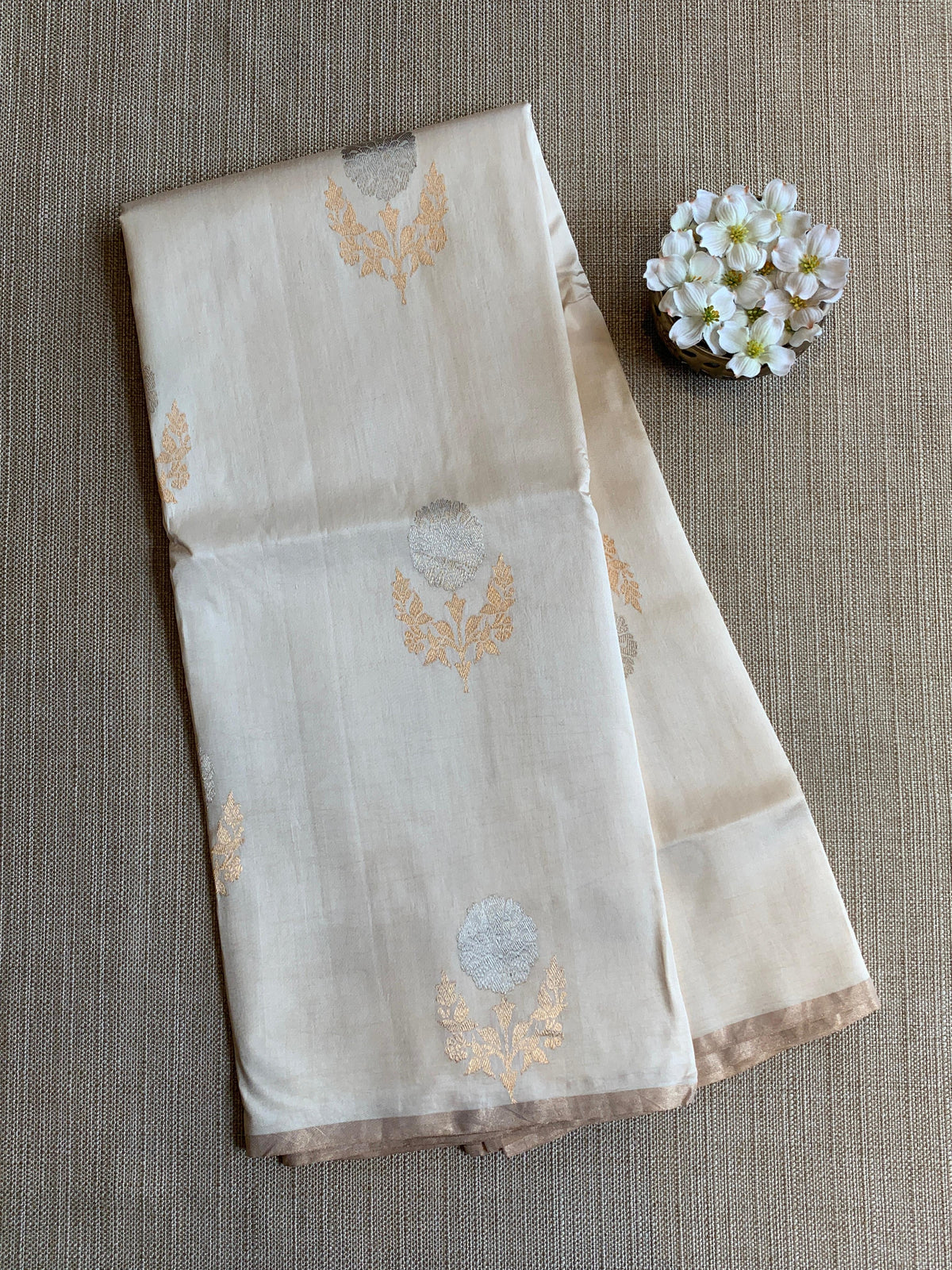 Light Beige Borderless Poona Silk Saree