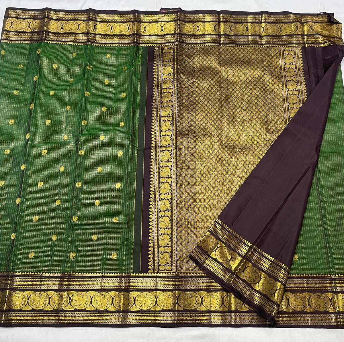 Emerald Green and Brown Combo Vaira Oosi Checks Vintage Kanjeevaram Saree