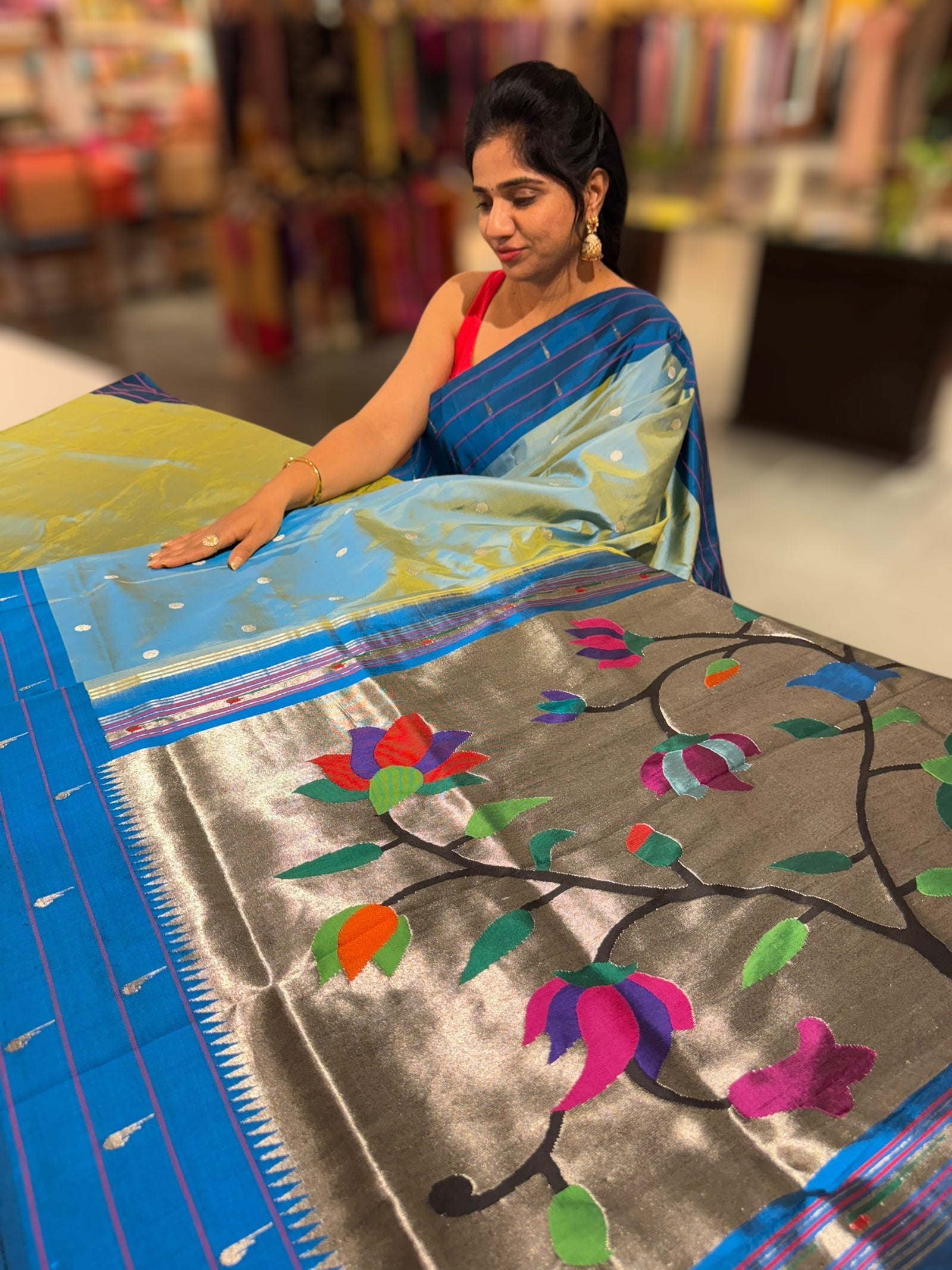 Dualtone Pure handloom paithani silk saree with single muniya border