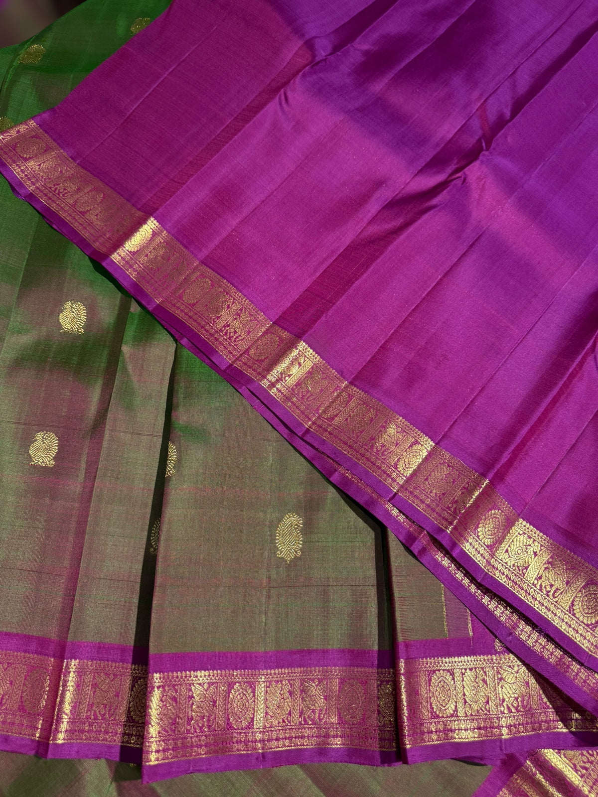 Leaf Green & Majenta Combo Vintage Kanjeevaram Saree