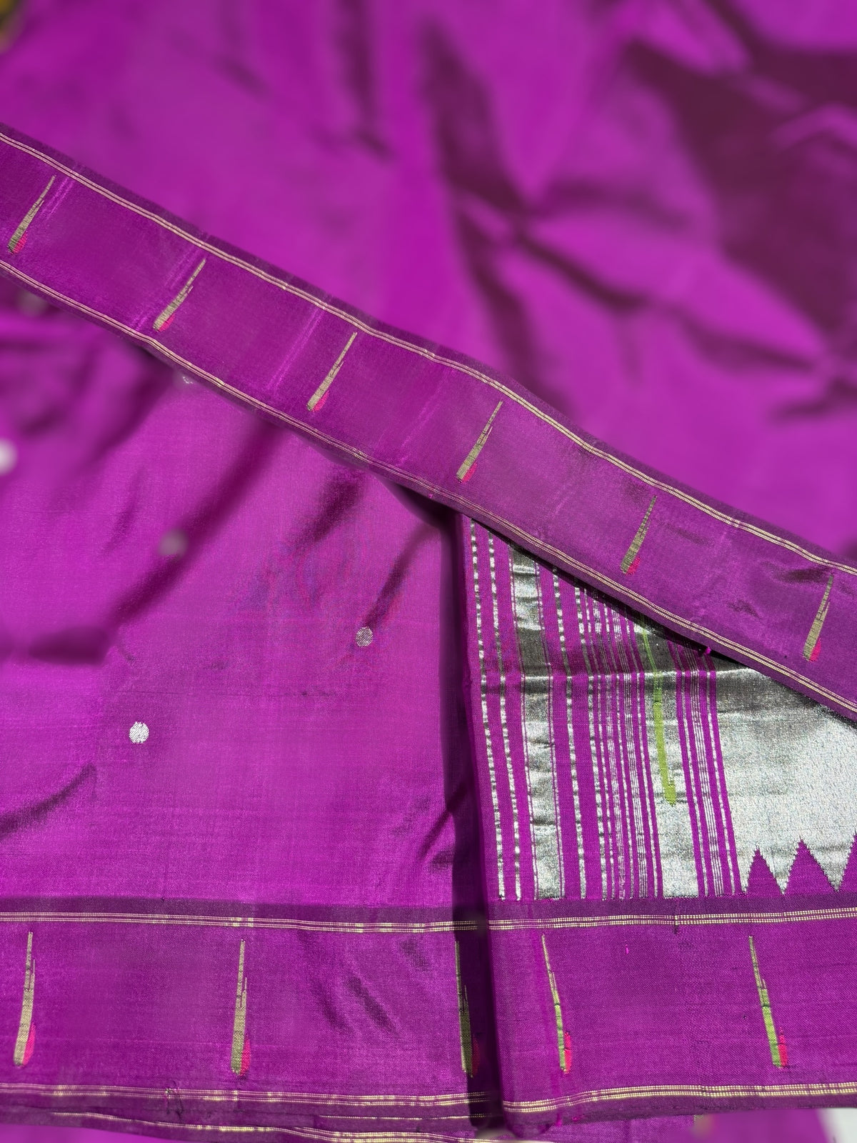 Purple Pure handloom paithani silk saree with single muniya border