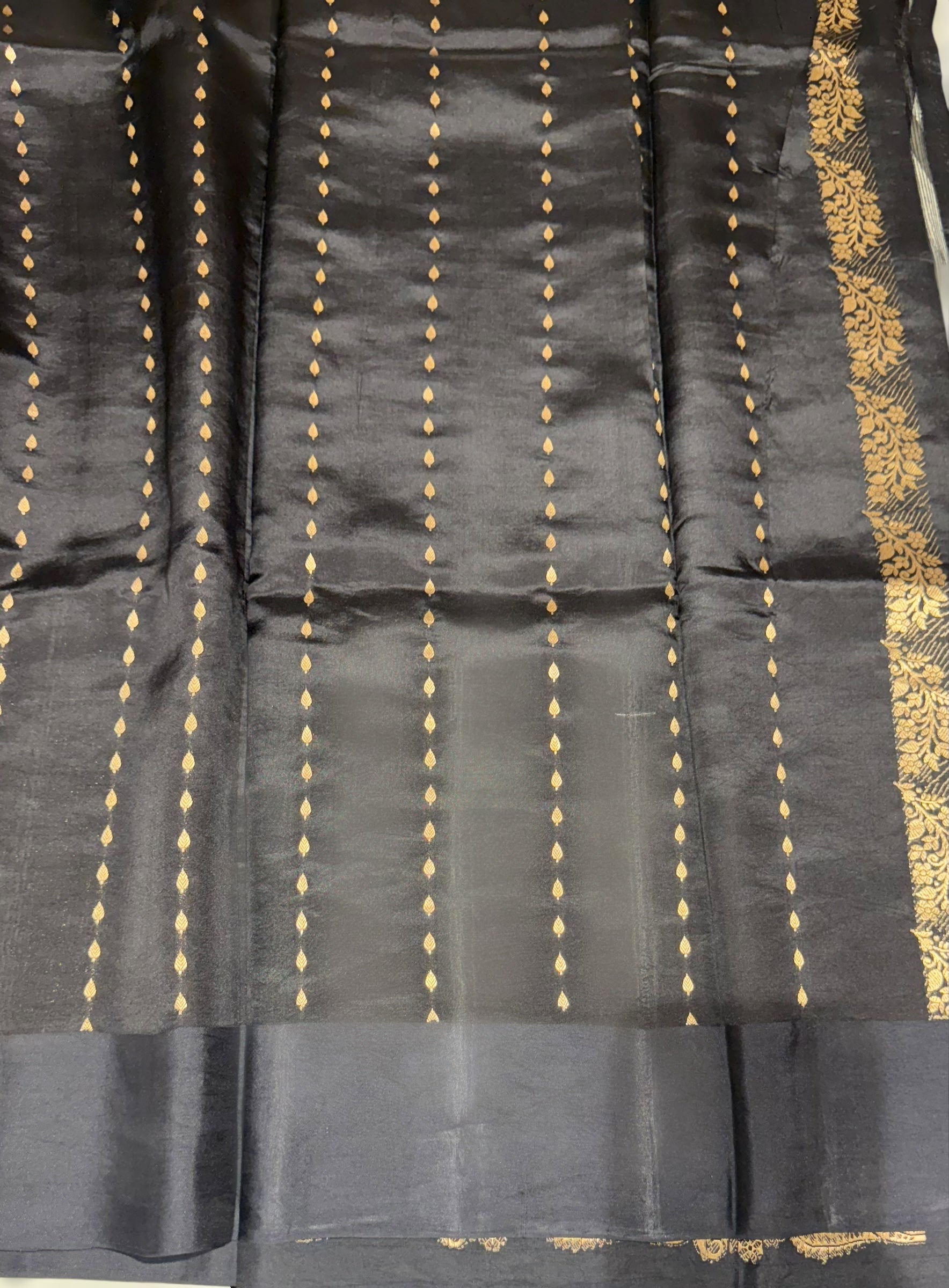 Black Raw Mangoe Silk Saree with Mashru Open Borders