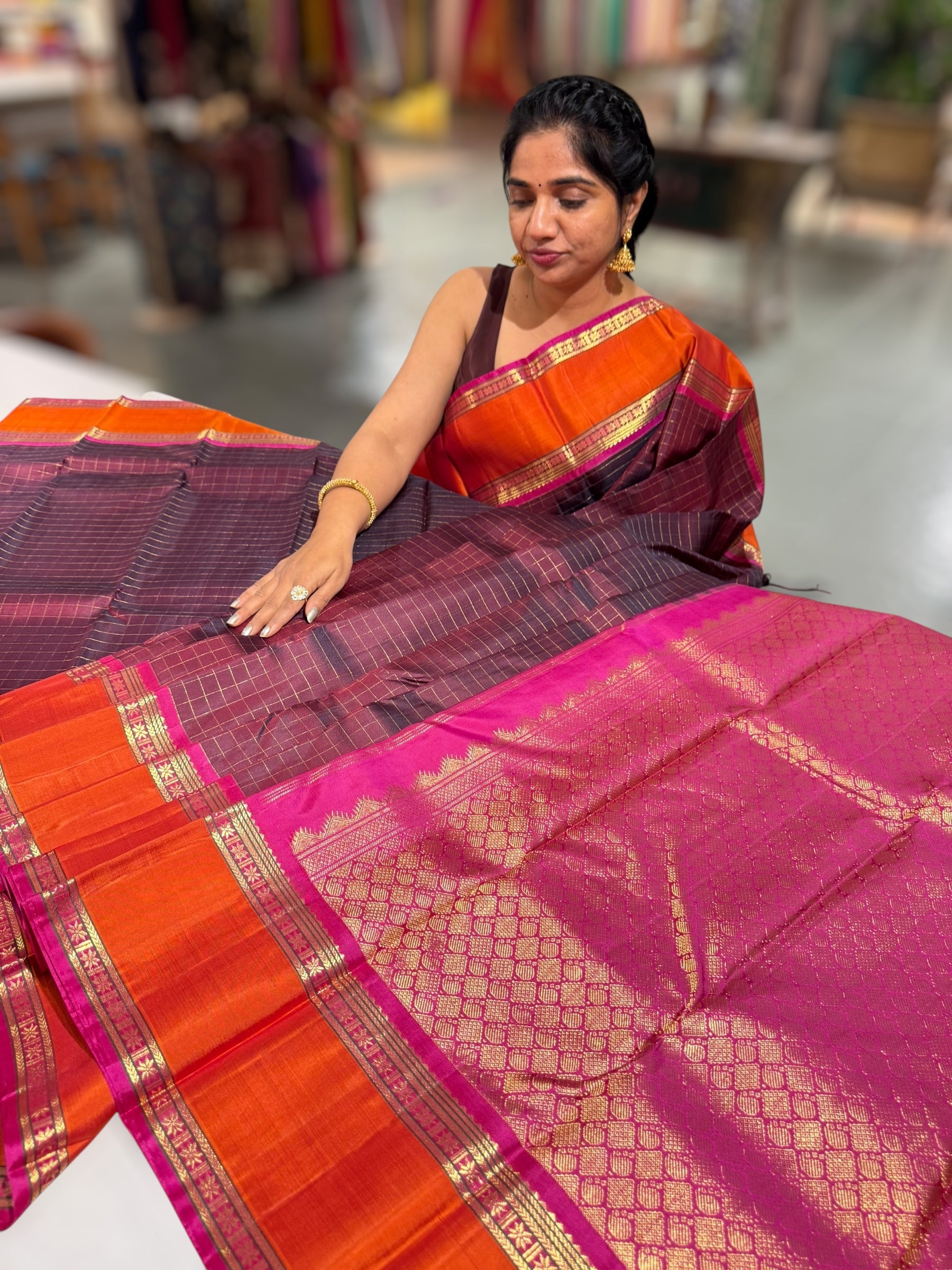 Winish Brown Kanchi vintage checks saree with Gap Border