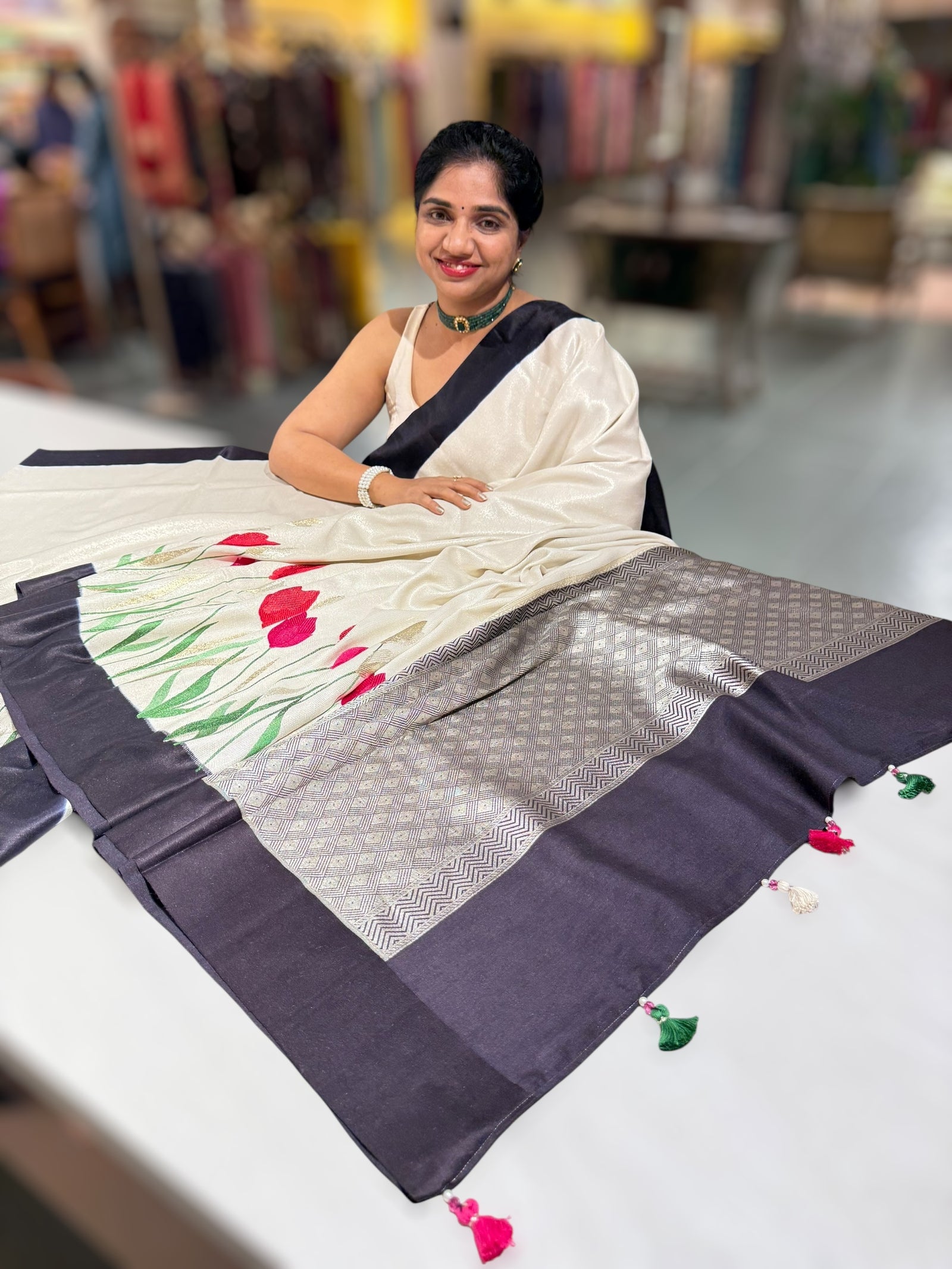 Pure handloom Banarasi Tussar Khaddi Georgette with Tulip Border