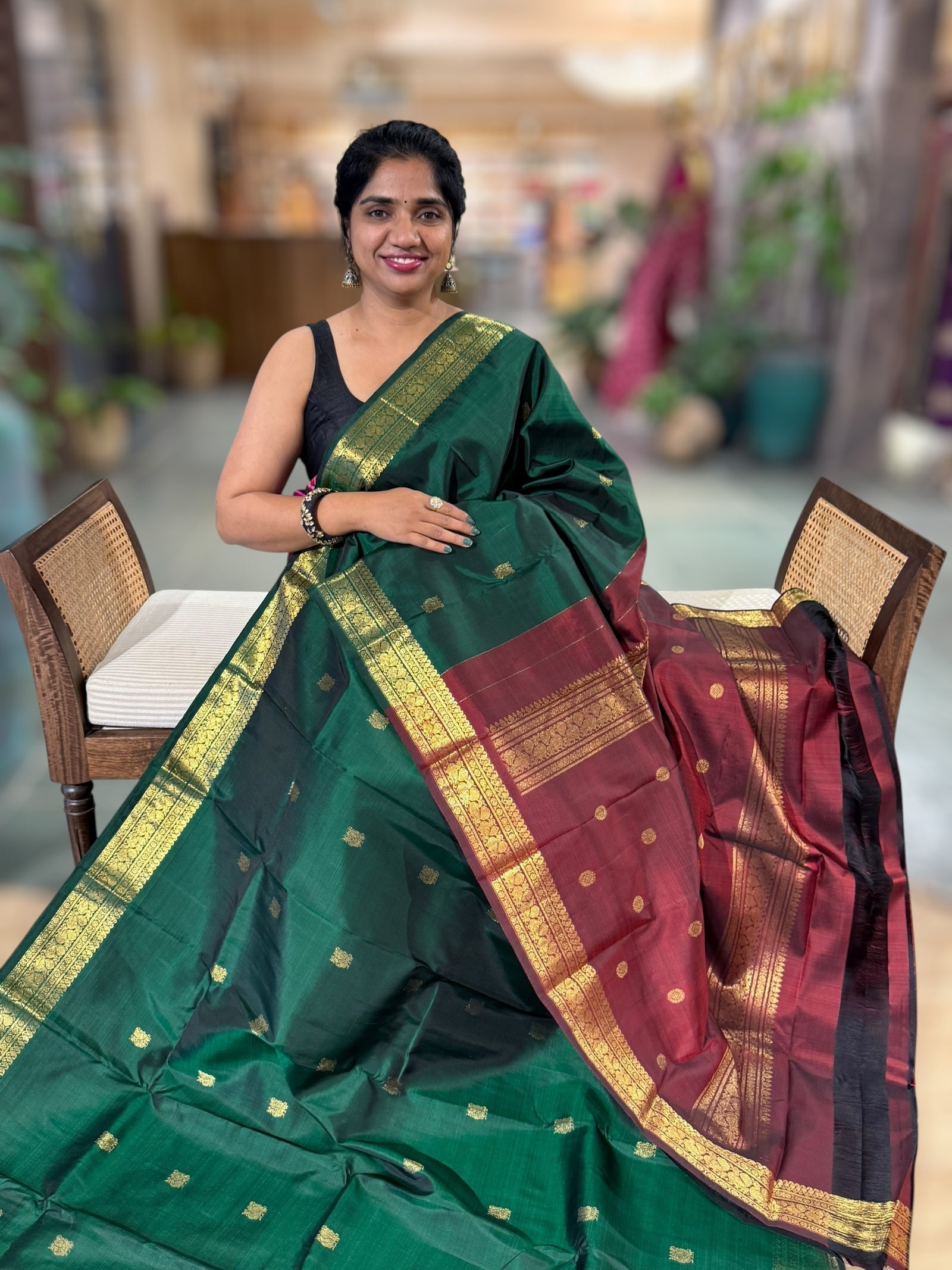 Bottle Green Pure Kanjeevaram Vintage Saree With Contrast Pallu and Blouse