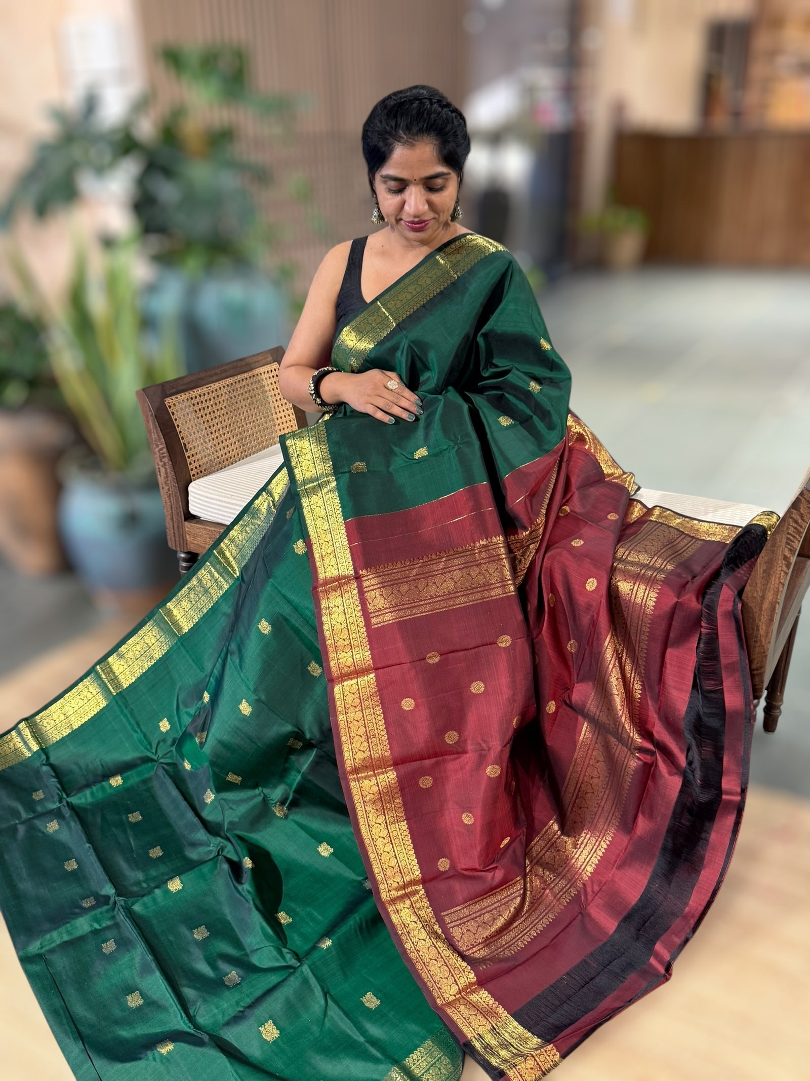 Bottle Green Pure Kanjeevaram Vintage Saree With Contrast Pallu and Blouse