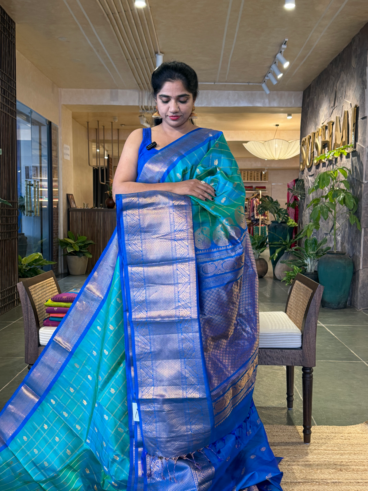 Vintage Gadwal Handloom Checks Pure Silk Saree
