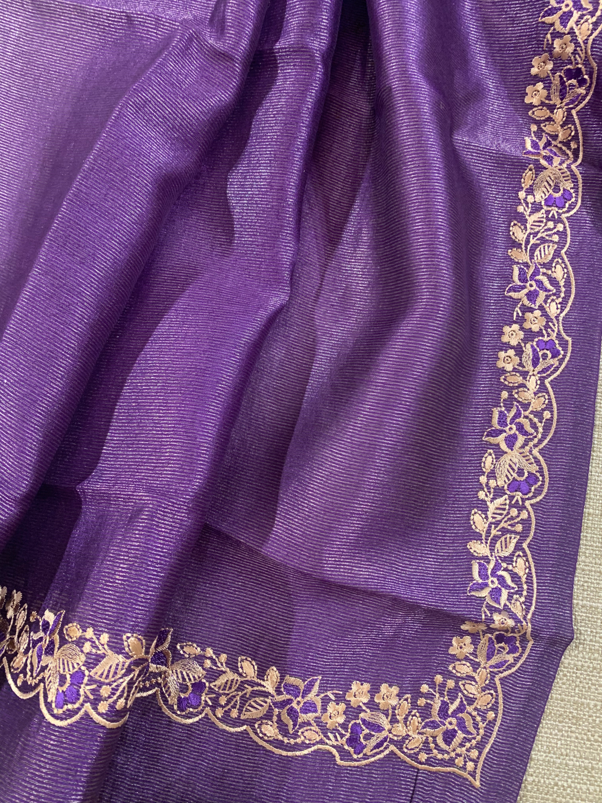 SCSSA605 : 3 Pc  Brinjal Pure Handloom Chiniya Silk Suit Set a