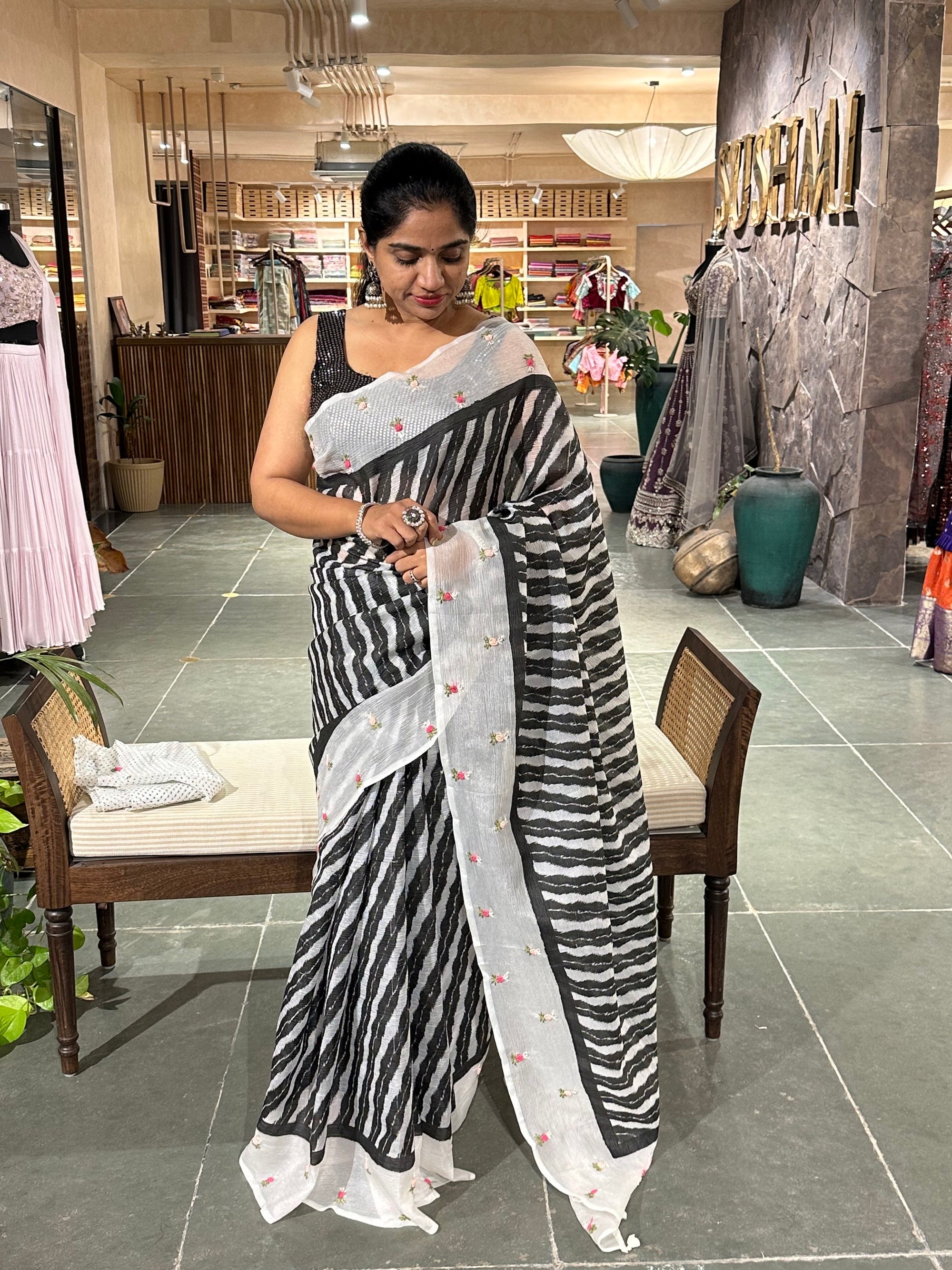 Crushed Chiffon Saree with lehariya pattern and beautiful borders with handwork