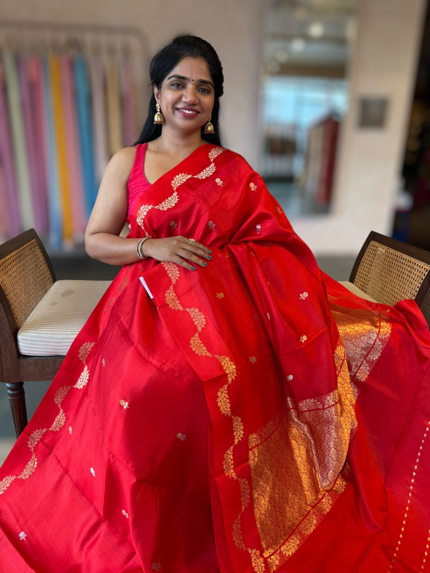 Red Pure Handloom Raw Mango Silk Saree With Kaduwa Weaving Creeper Open Border