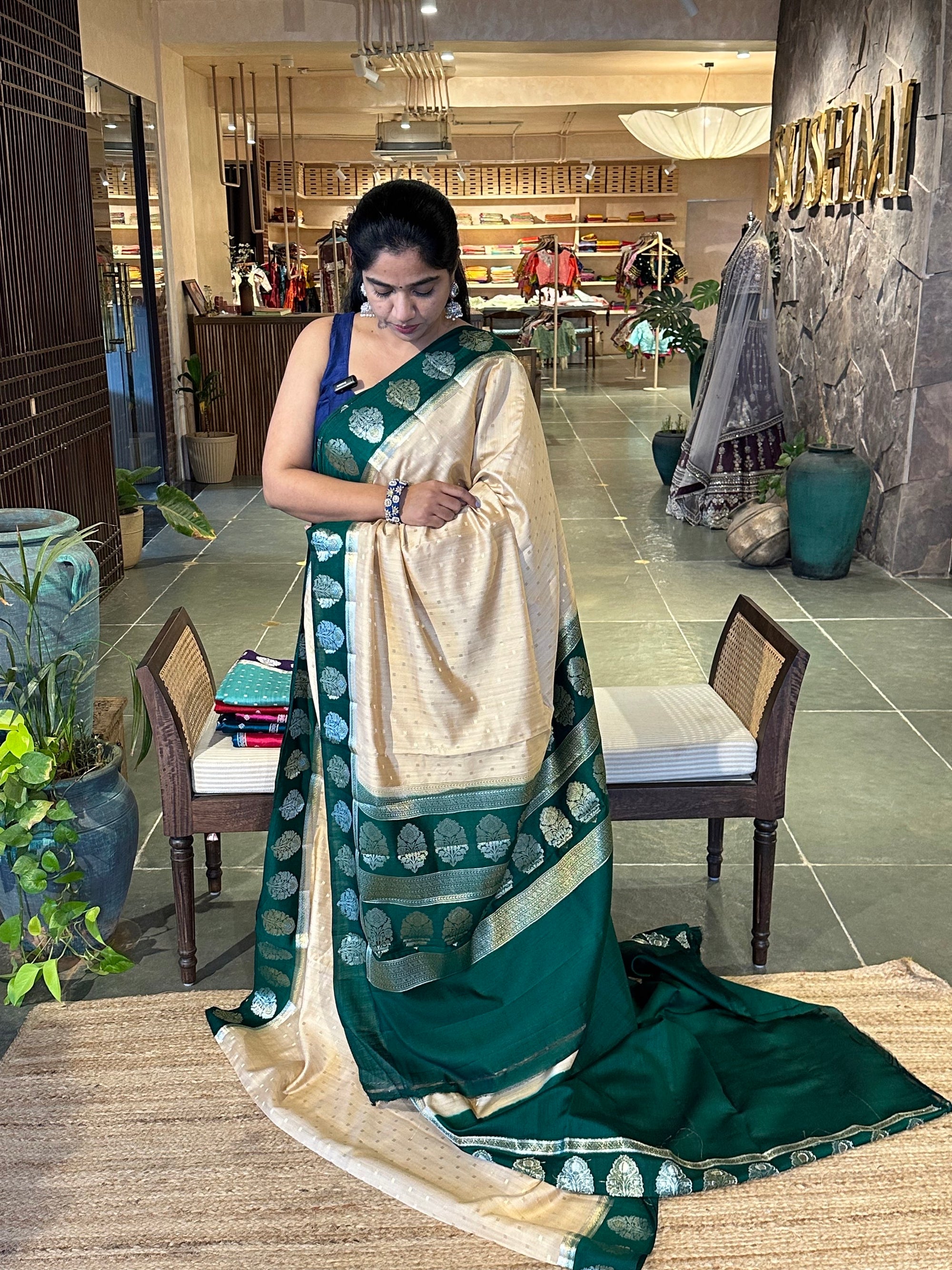Beige Banarasi Chiniya silk saree with contrast and open borders