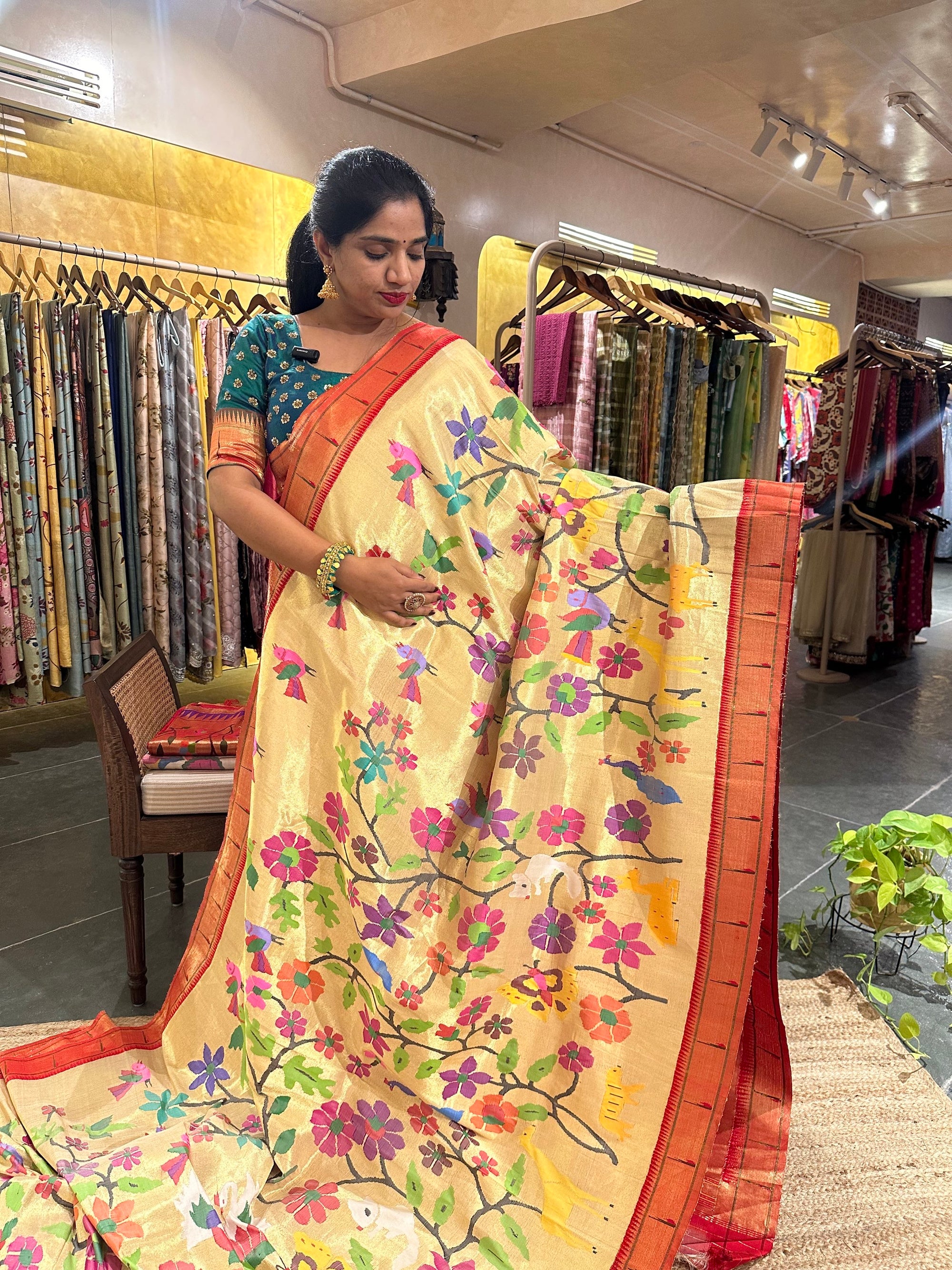 Light Gold Tissue Allover Pure Handloom Paithani Saree