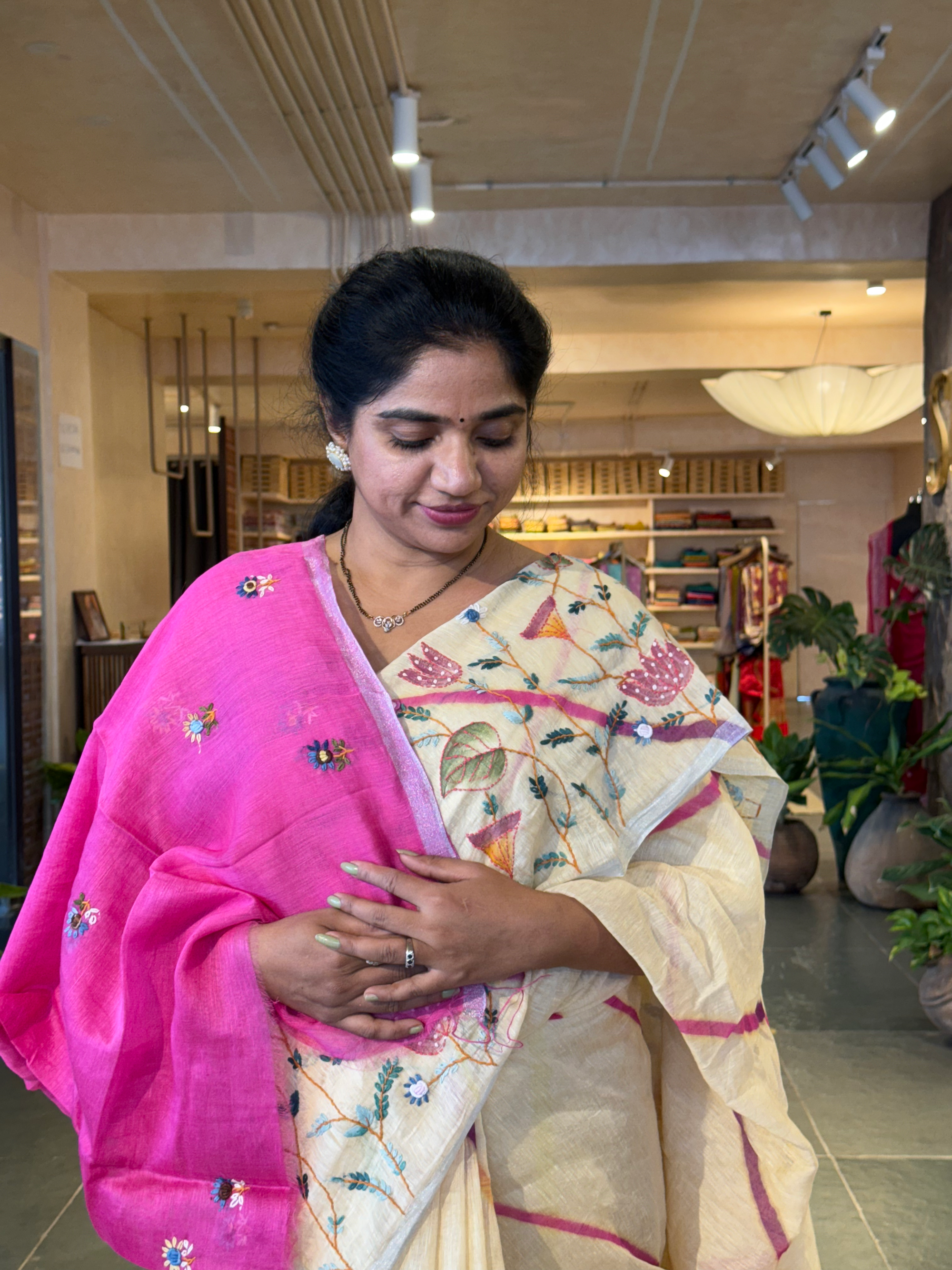 Lenin silk Saree with hanpainted border hightlighted with handwork