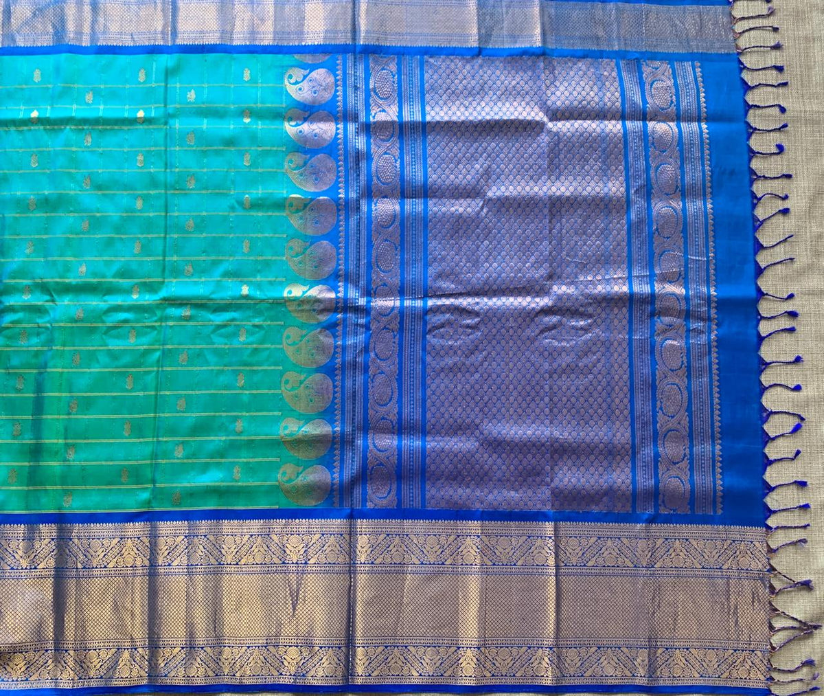 Vintage Gadwal Handloom Checks Pure Silk Saree