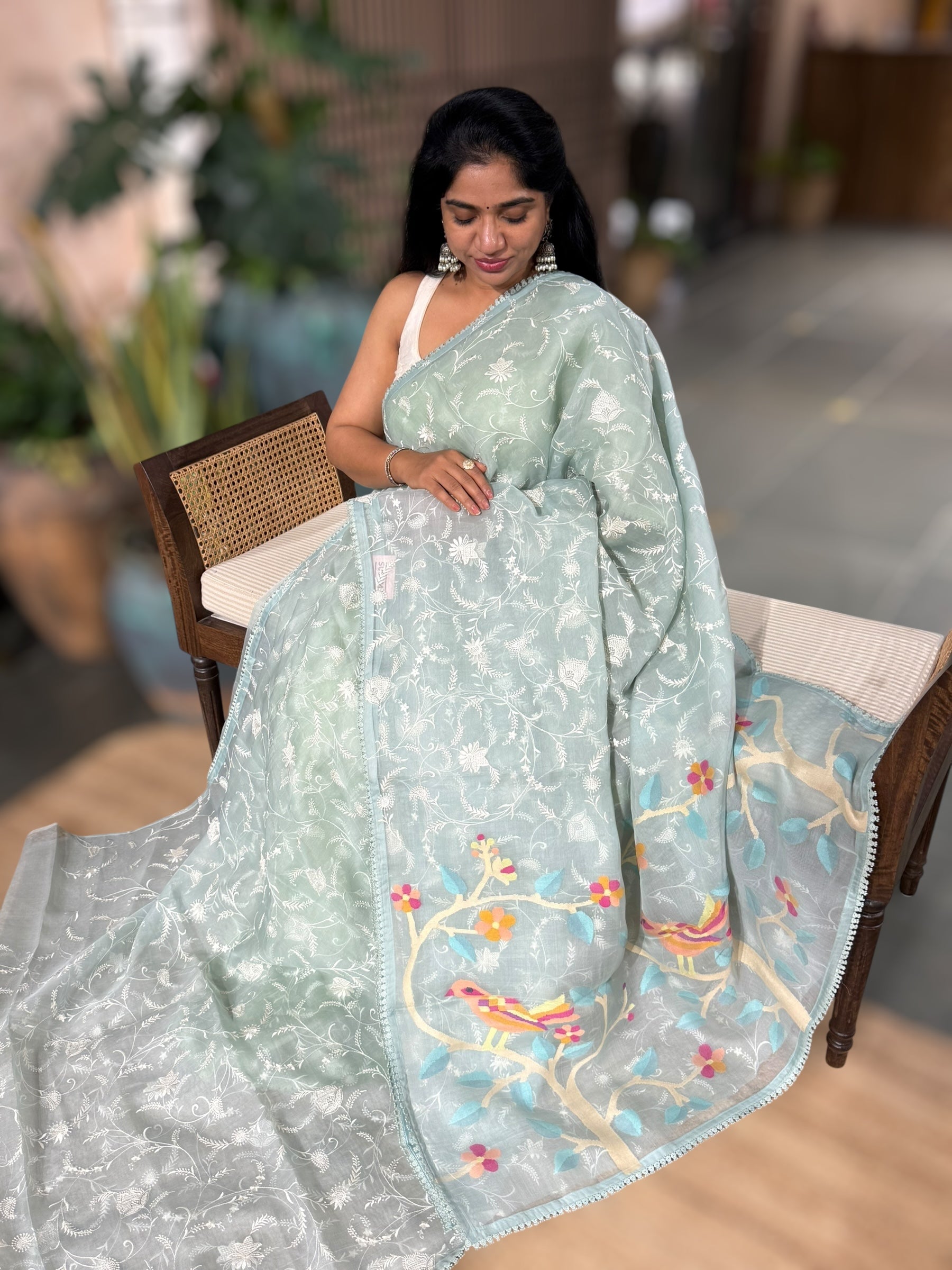 Pista  Green Pure Handloom Muslin Saree with Allover chikankari & Jamdnai Pallu
