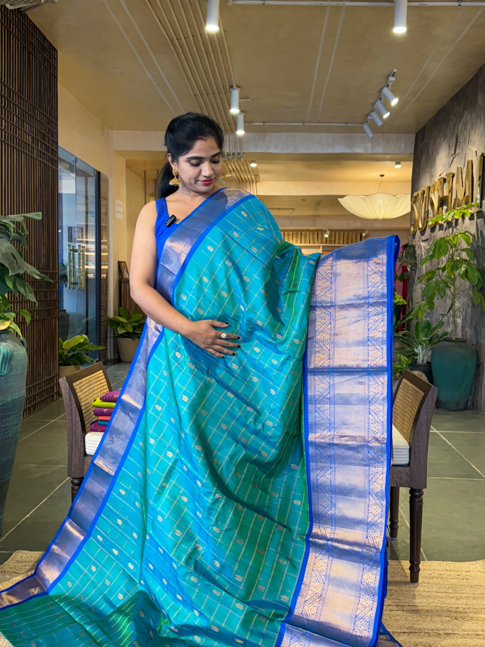 Vintage Gadwal Handloom Checks Pure Silk Saree