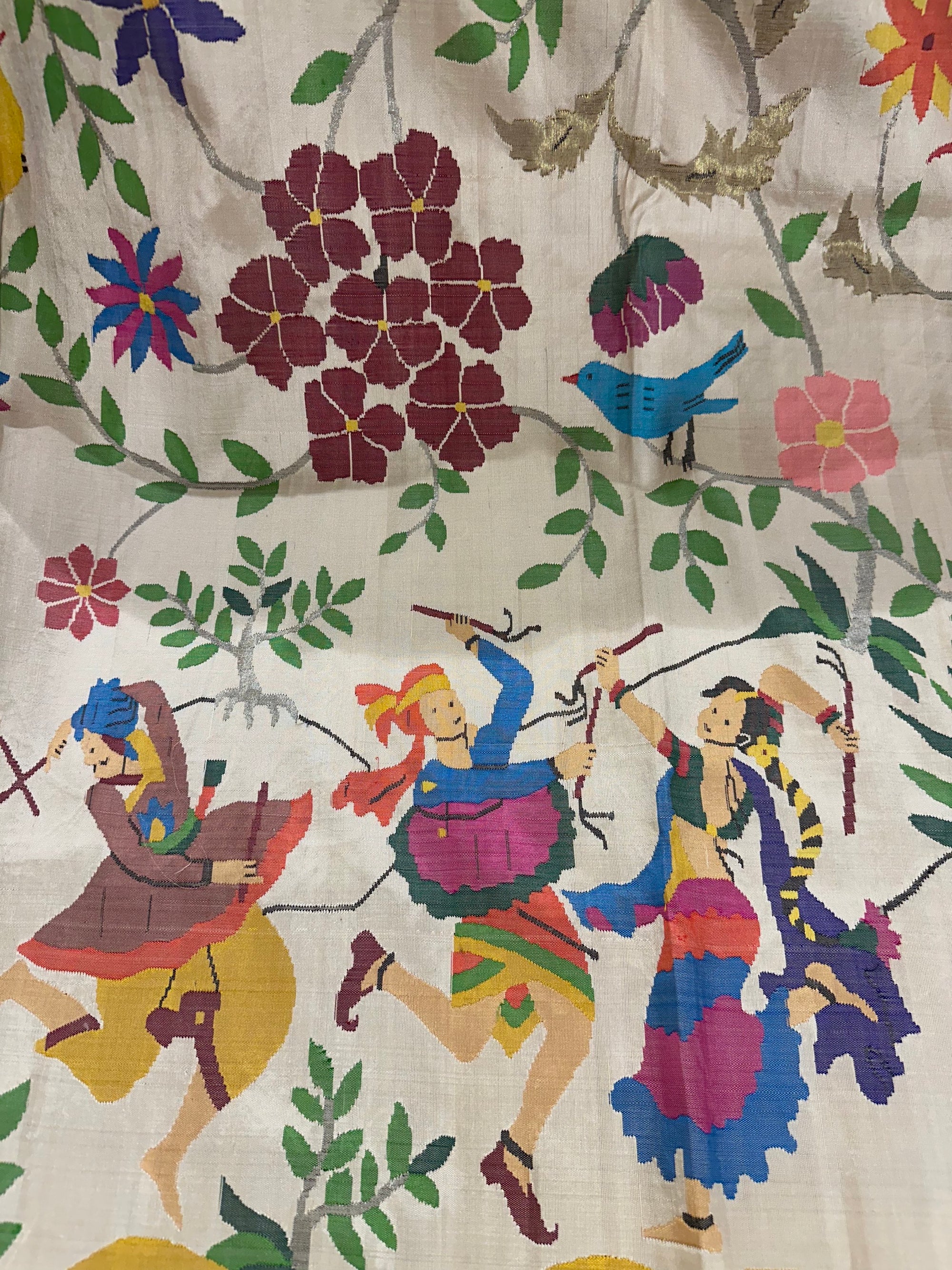 Halwhite Allover Pure Handloom Paithani Saree with Dandiya Theme