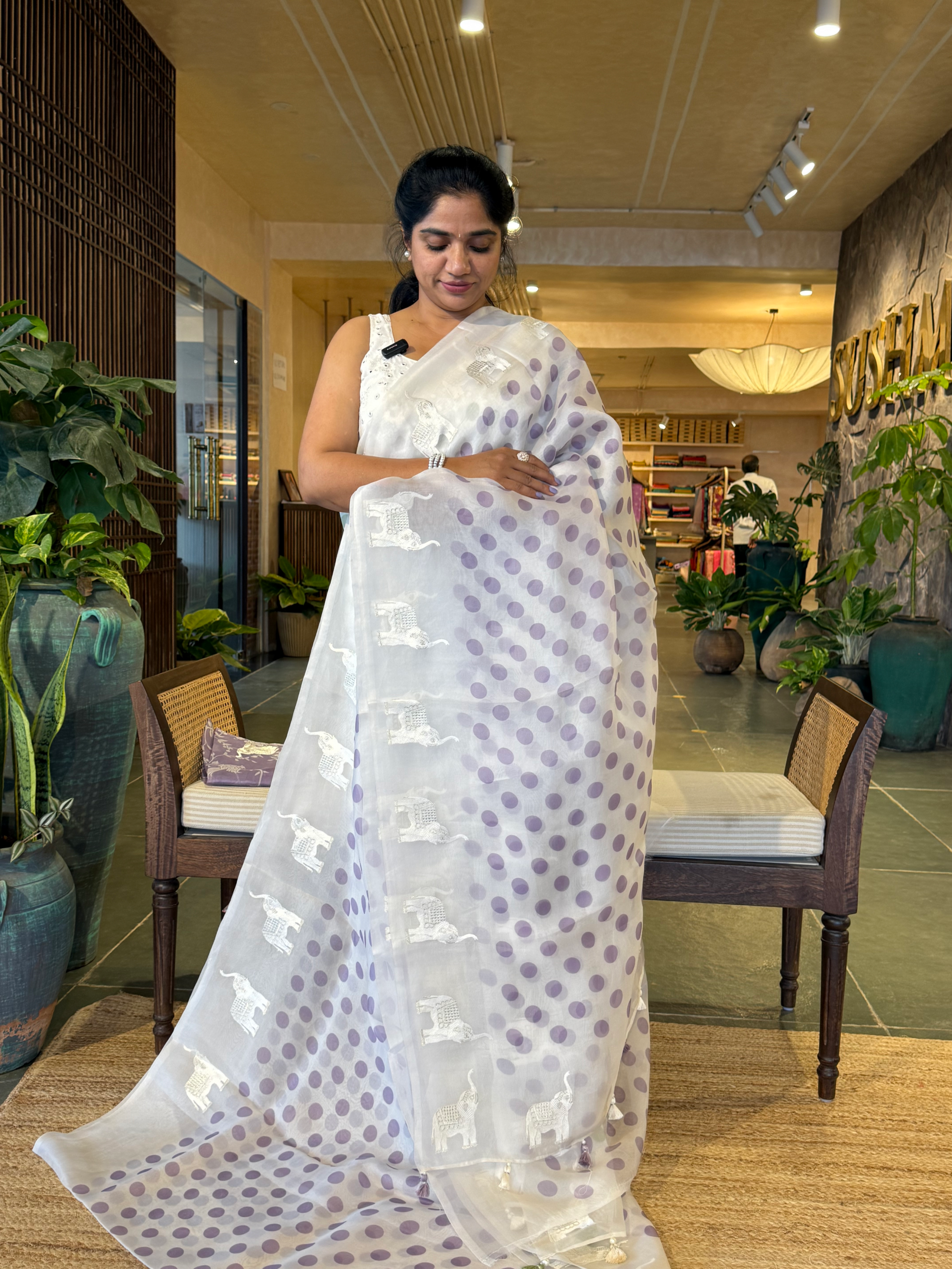 SOCH1305:White & Lilac Organza Saree Wth Embroidered ElephantBorder & Floral BP