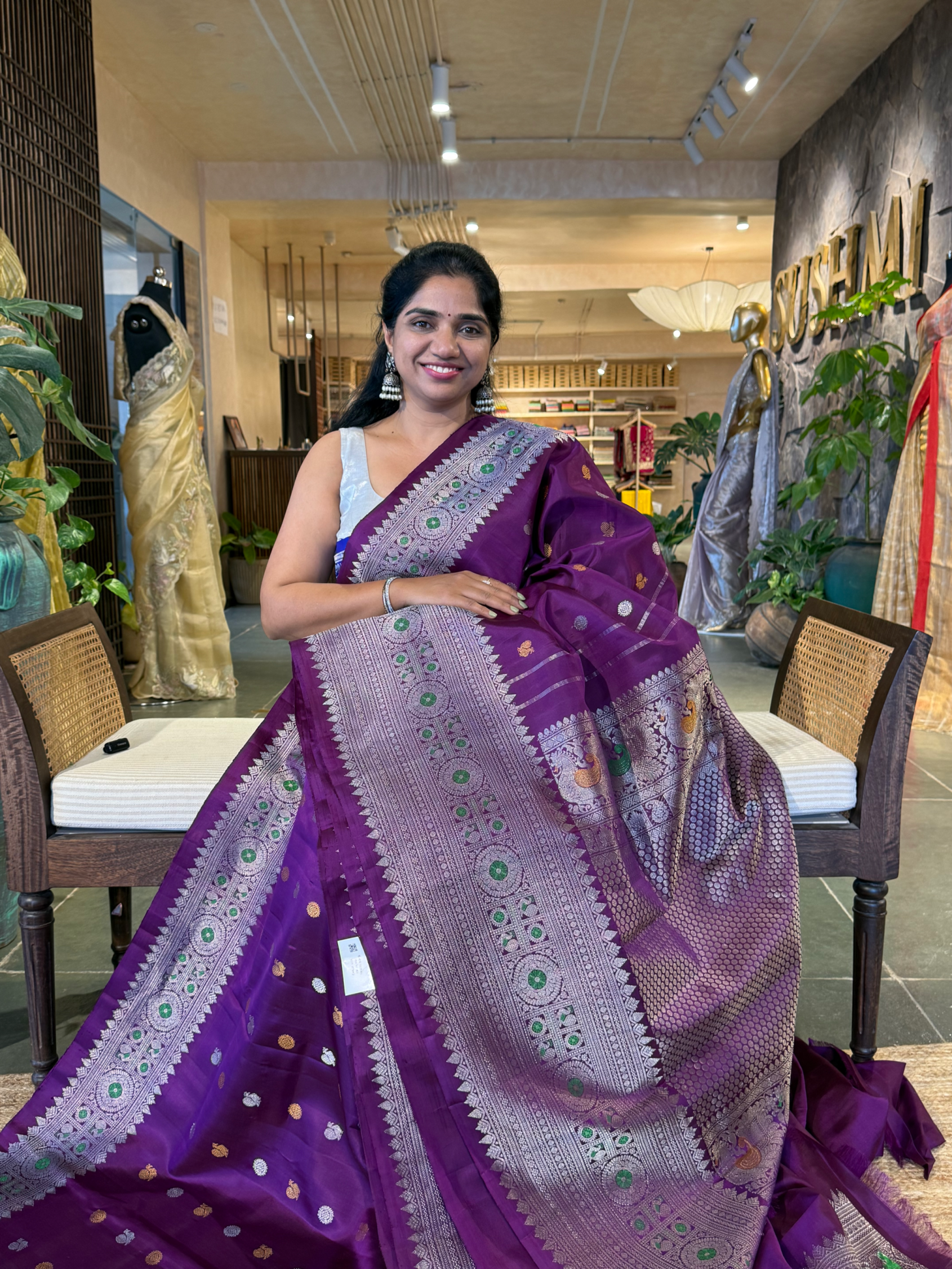 Violet Pure Handloom Gadwal Saree Turning Borders
