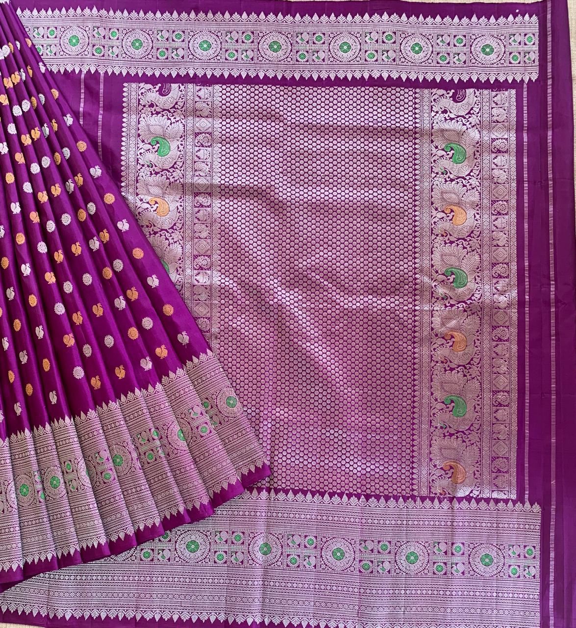 Violet Pure Handloom Gadwal Saree Turning Borders