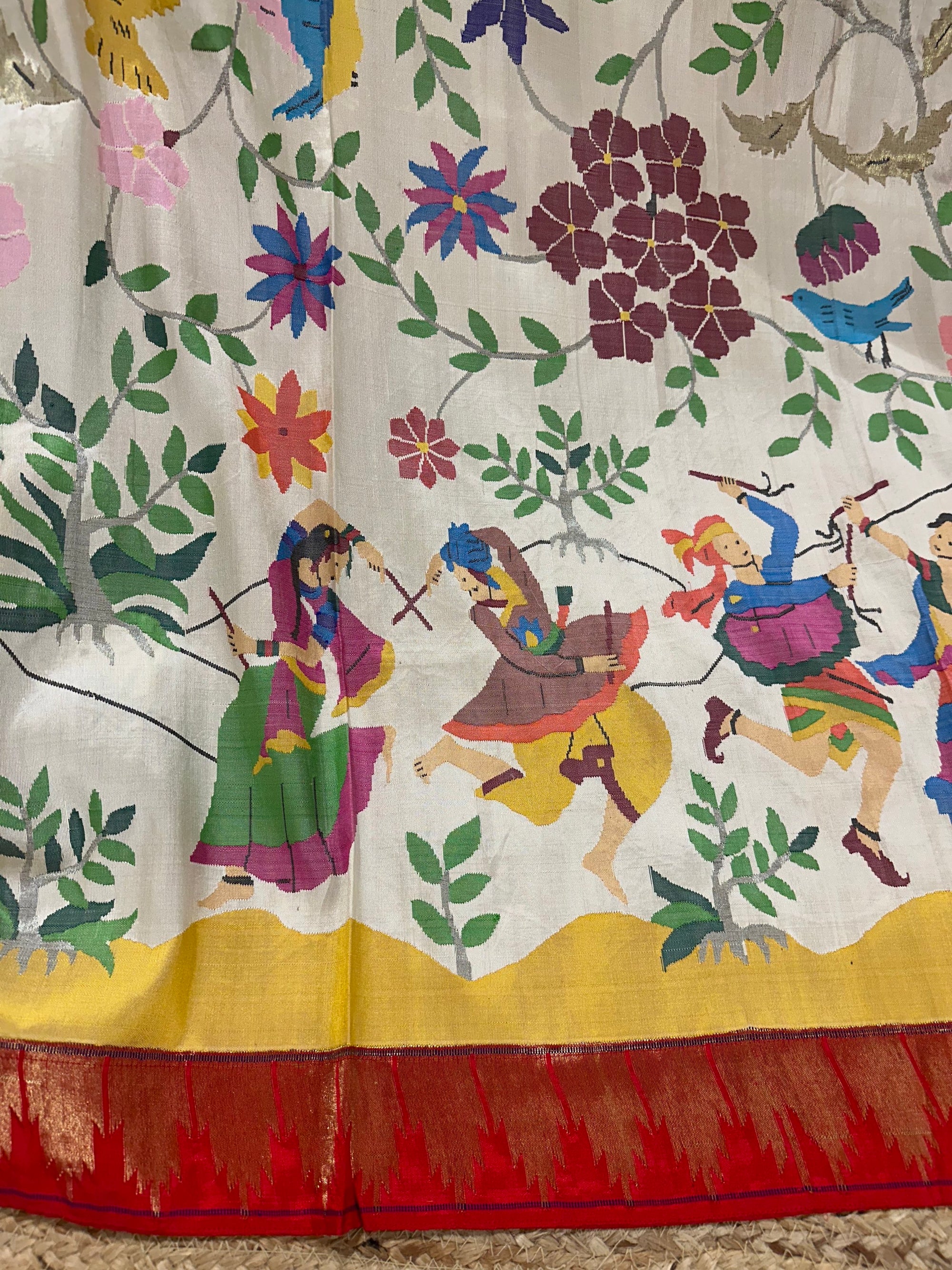Halwhite Allover Pure Handloom Paithani Saree with Dandiya Theme