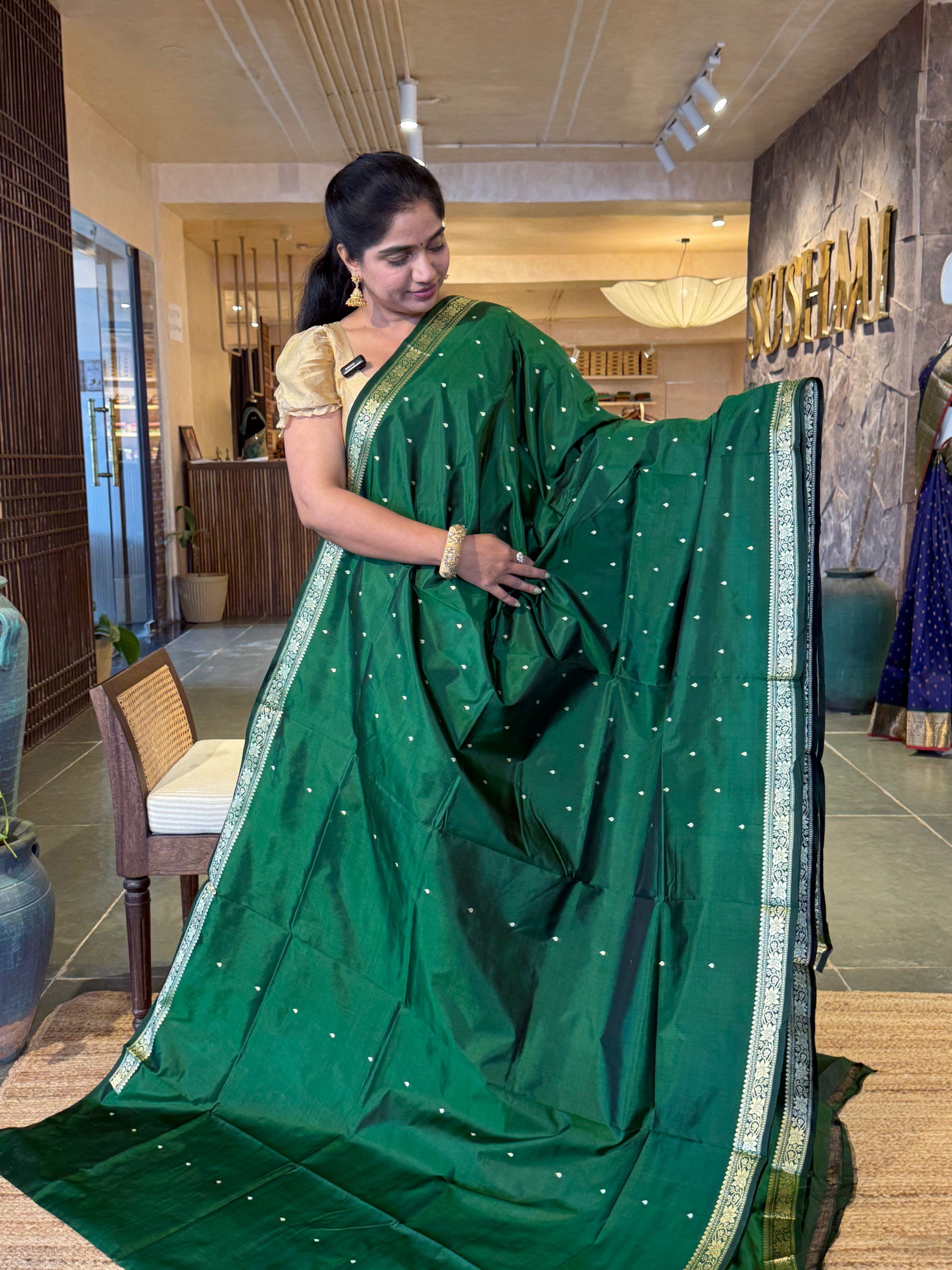 Bottle Green Banarasi Handloom Katan Silk Saree  With Resham Weaving