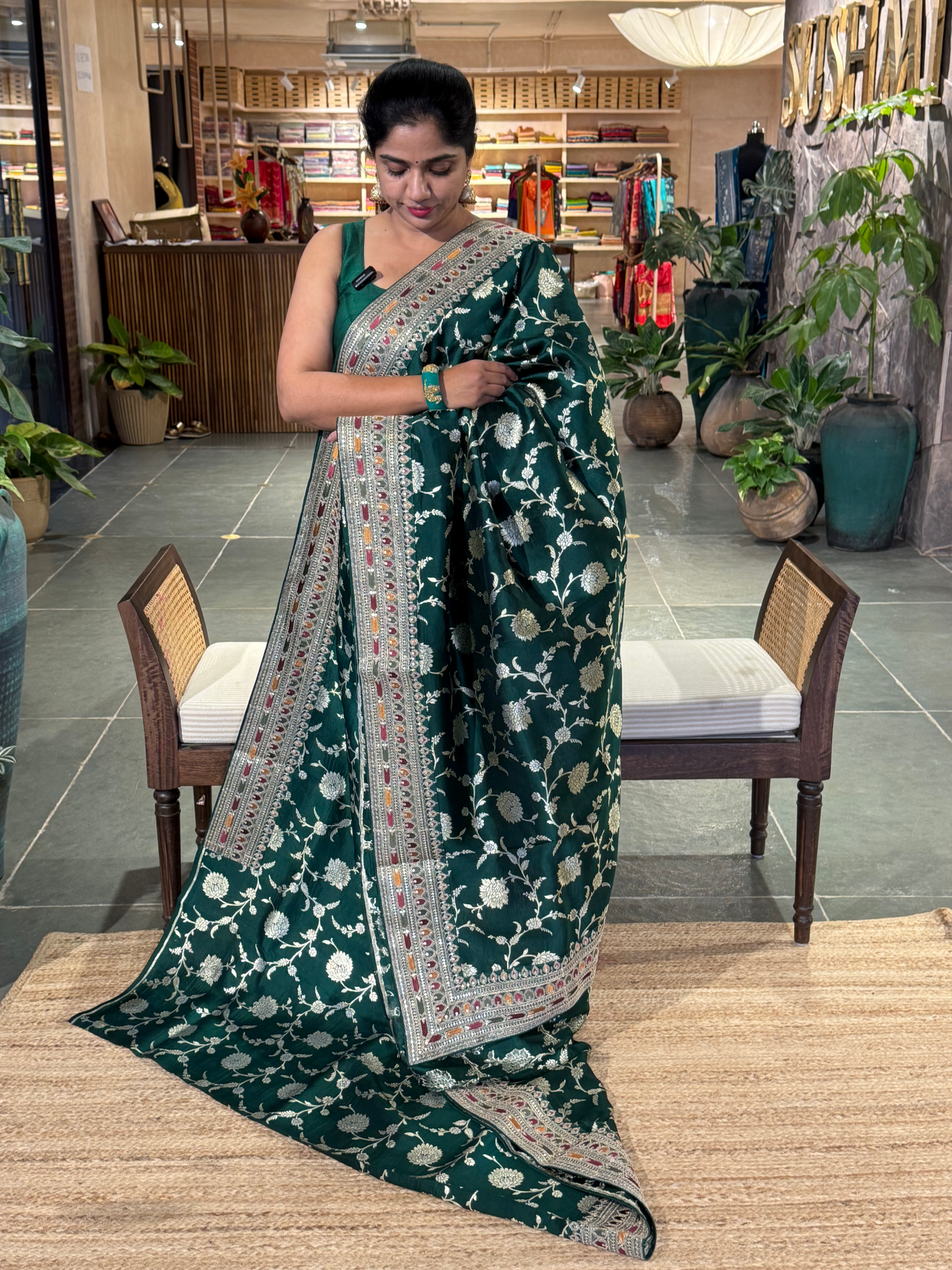 Forest Green Pure Handloom Banarasi Silk Saree With Sabhyasachi Borders & Blouse