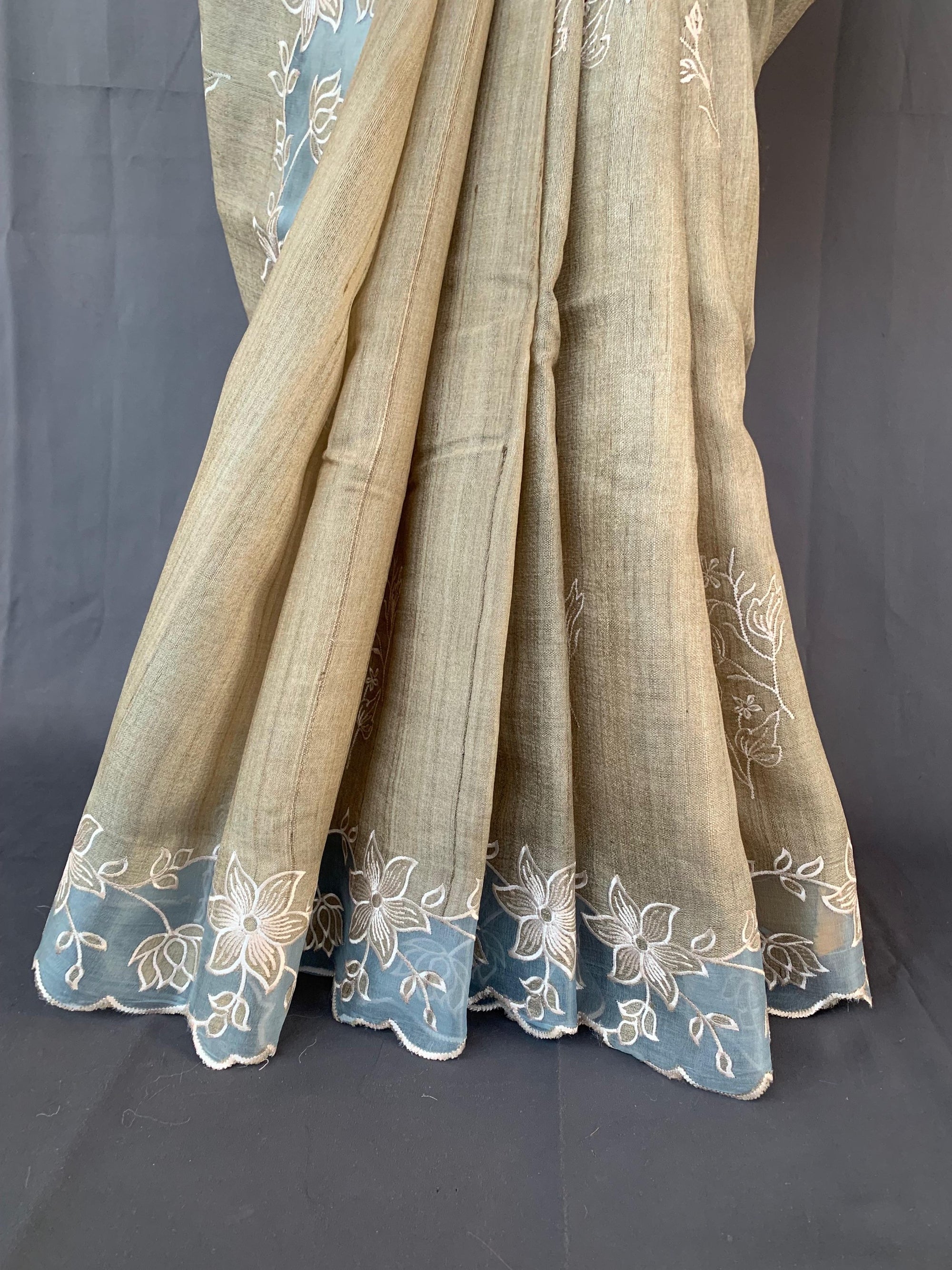 Pure handloom Tussar Designer Saree with Organza Applique Cutwork Border