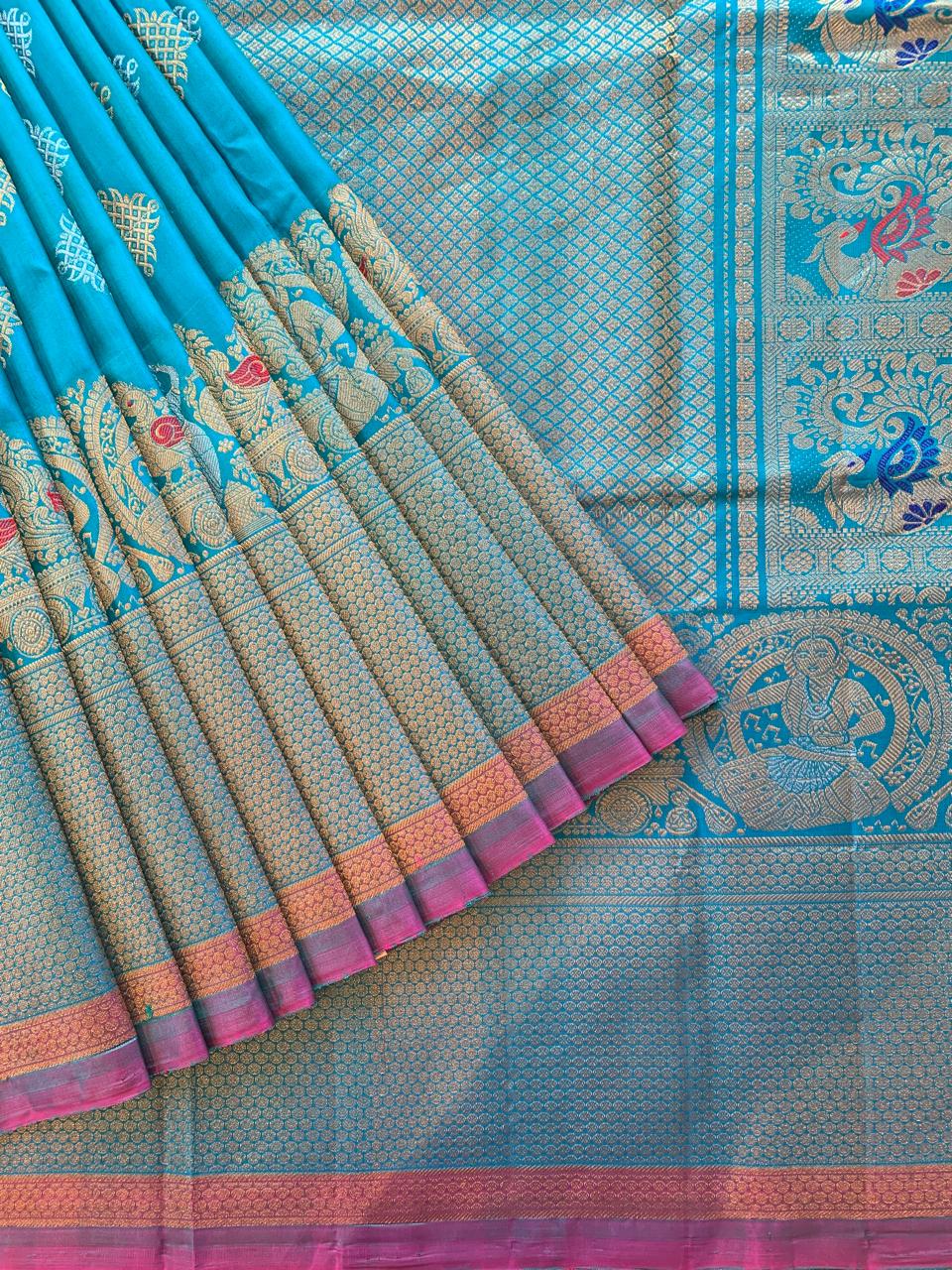 Copper sulphate Blue Pure Handloom Gadwal Saree Turning Borders