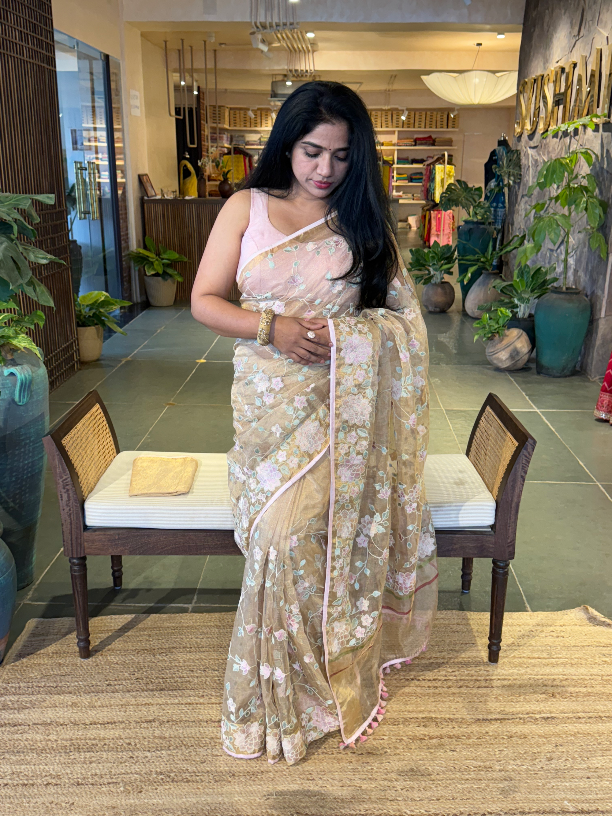 GTEA2001 : Pure Handloom Gold Tissue Saree With Allover Embroidery