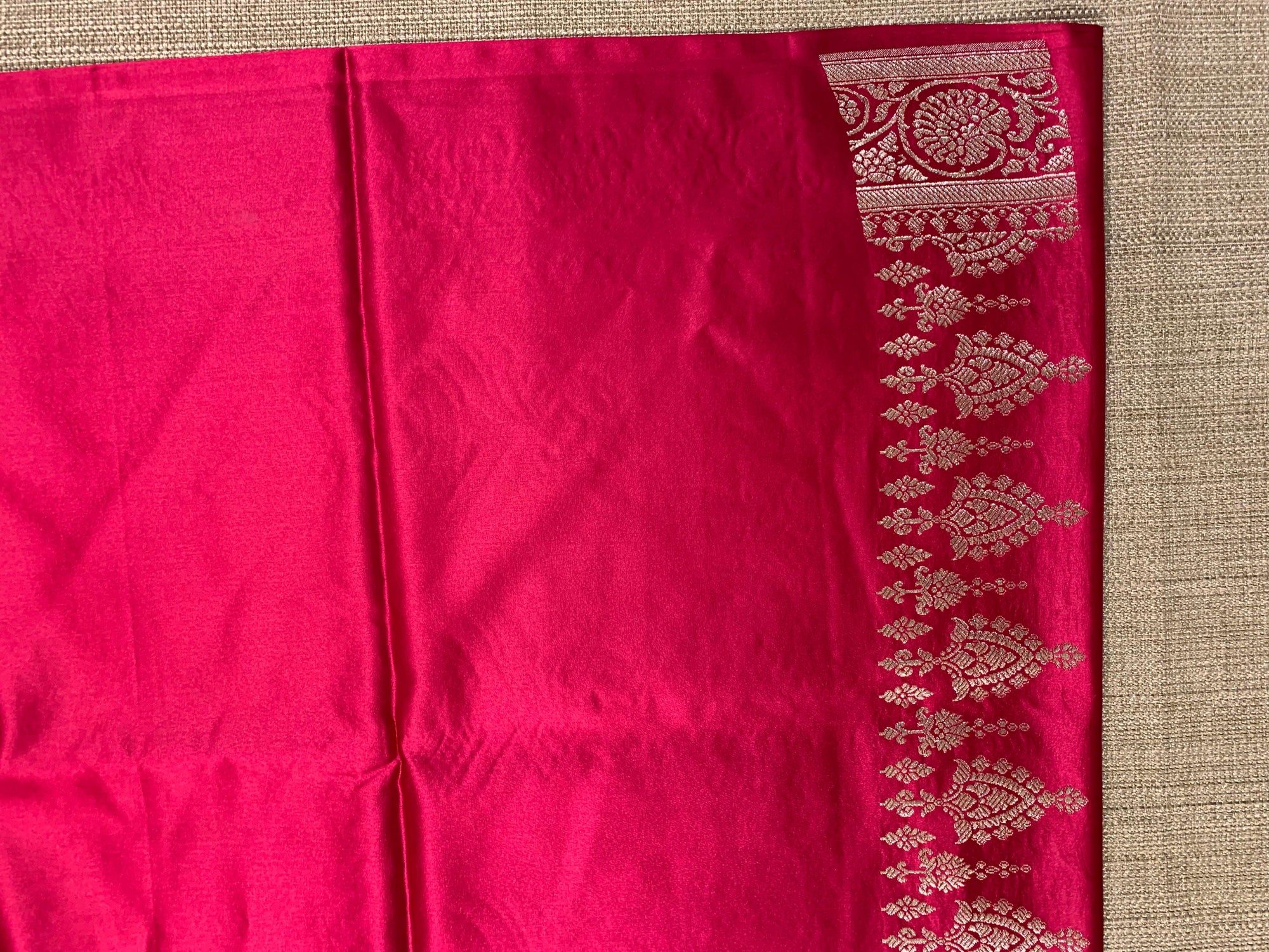 SMSSA220 Dark Pink Mashru Silk Saree With Scallop Border