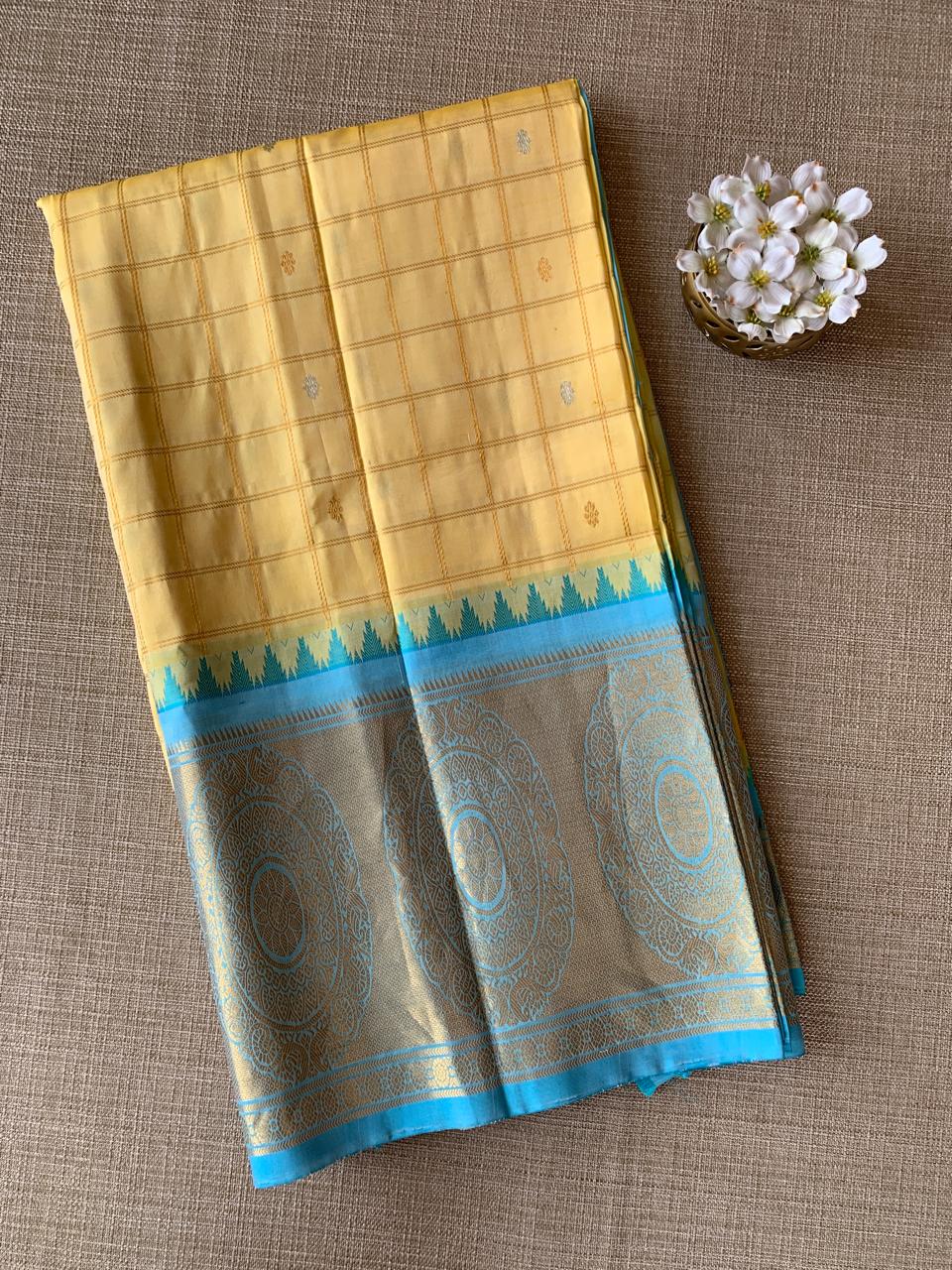 Pastel yellow Gadwal Pure Silk checks Saree with Kanchi border