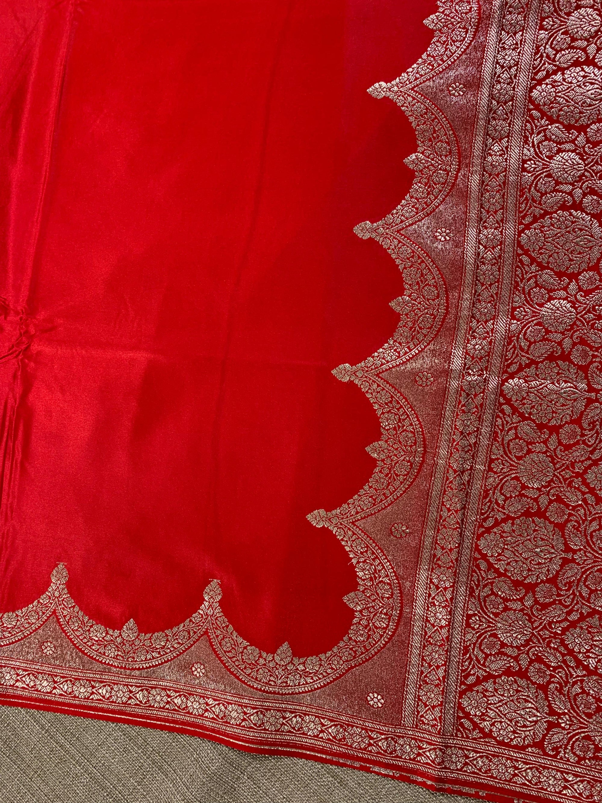 SMSSA214  Chilli Red Mashru Silk Saree With Scallop Border