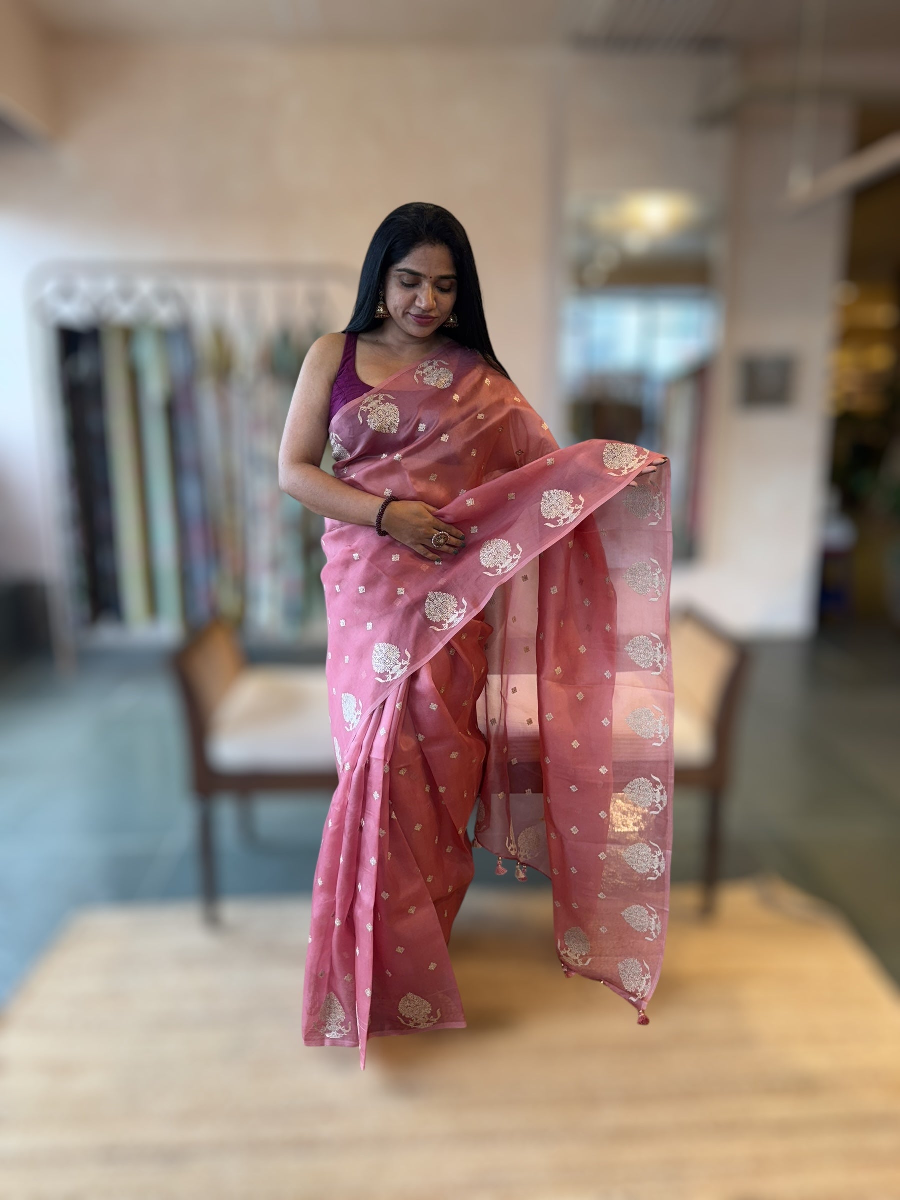 Onion Pink Organza Saree With Embroidered Open Border With Tussar Printed Blouse