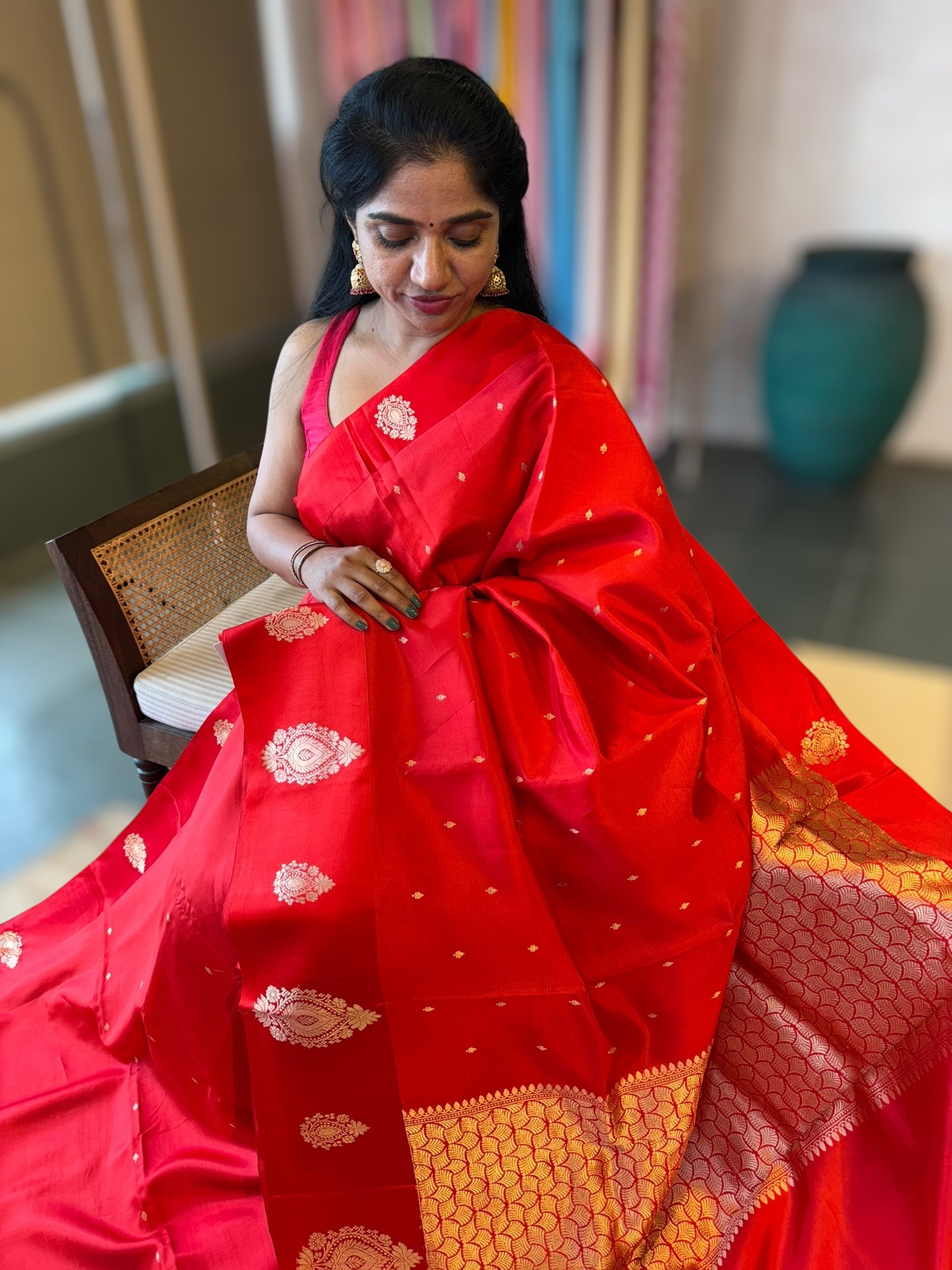 Red Pure Handloom Raw Mango Silk Saree With Kaduwa Weaving Open Mashru Border