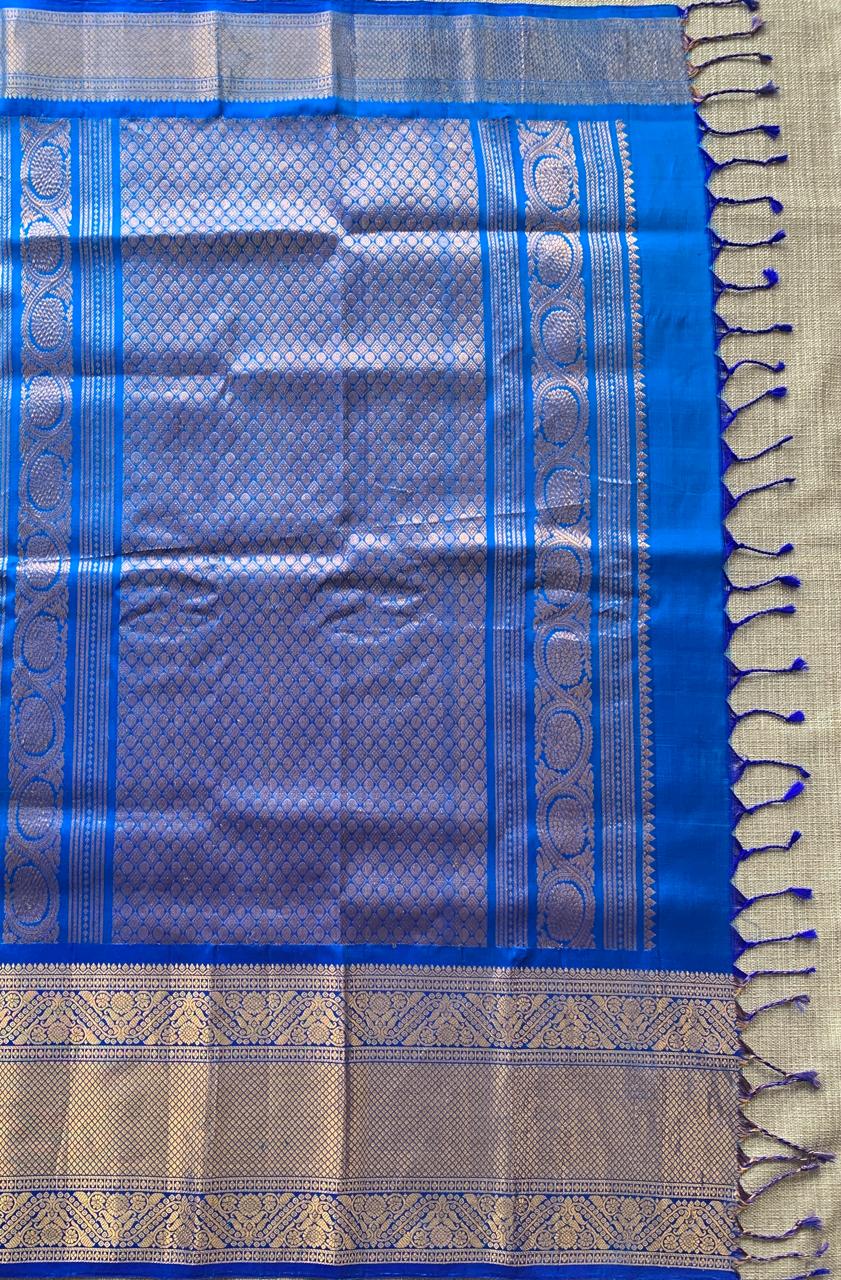 Vintage Gadwal Handloom Checks Pure Silk Saree
