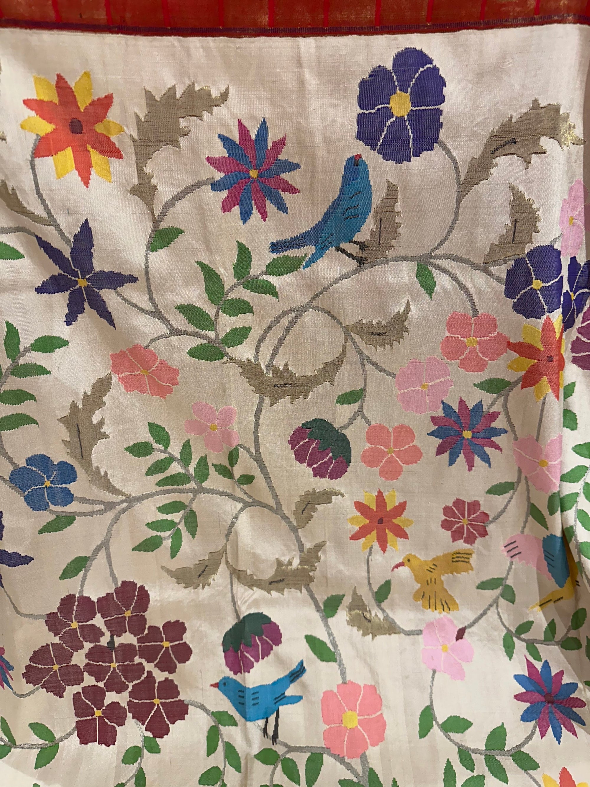 Halwhite Allover Pure Handloom Paithani Saree with Dandiya Theme