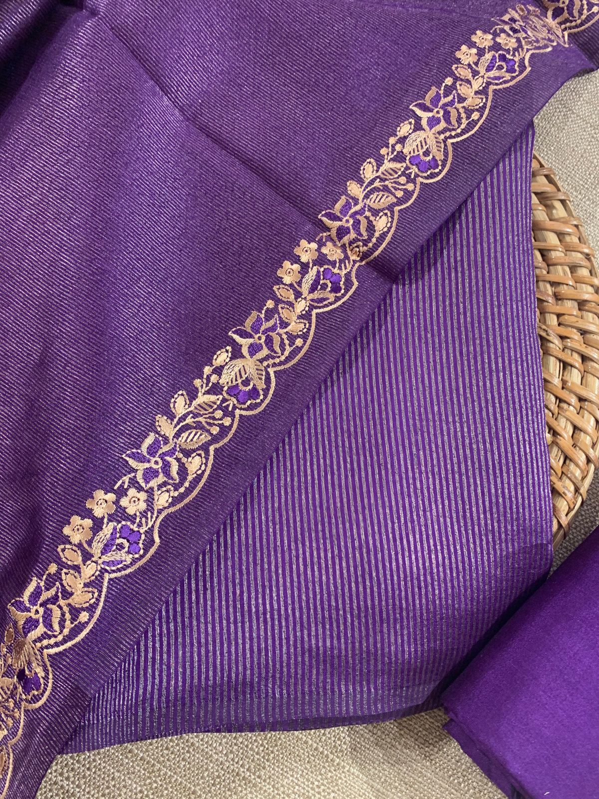 SCSSA605 : 3 Pc  Brinjal Pure Handloom Chiniya Silk Suit Set a