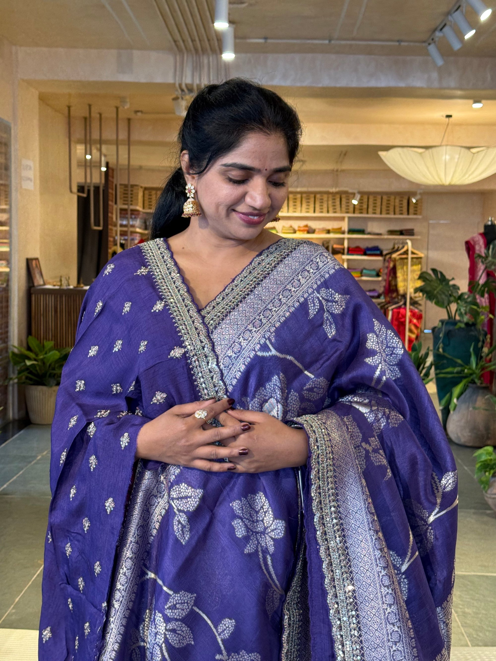 Light violetTussar Khaddi Saree wth Allover weaving & sabhyasachi borders STKM15