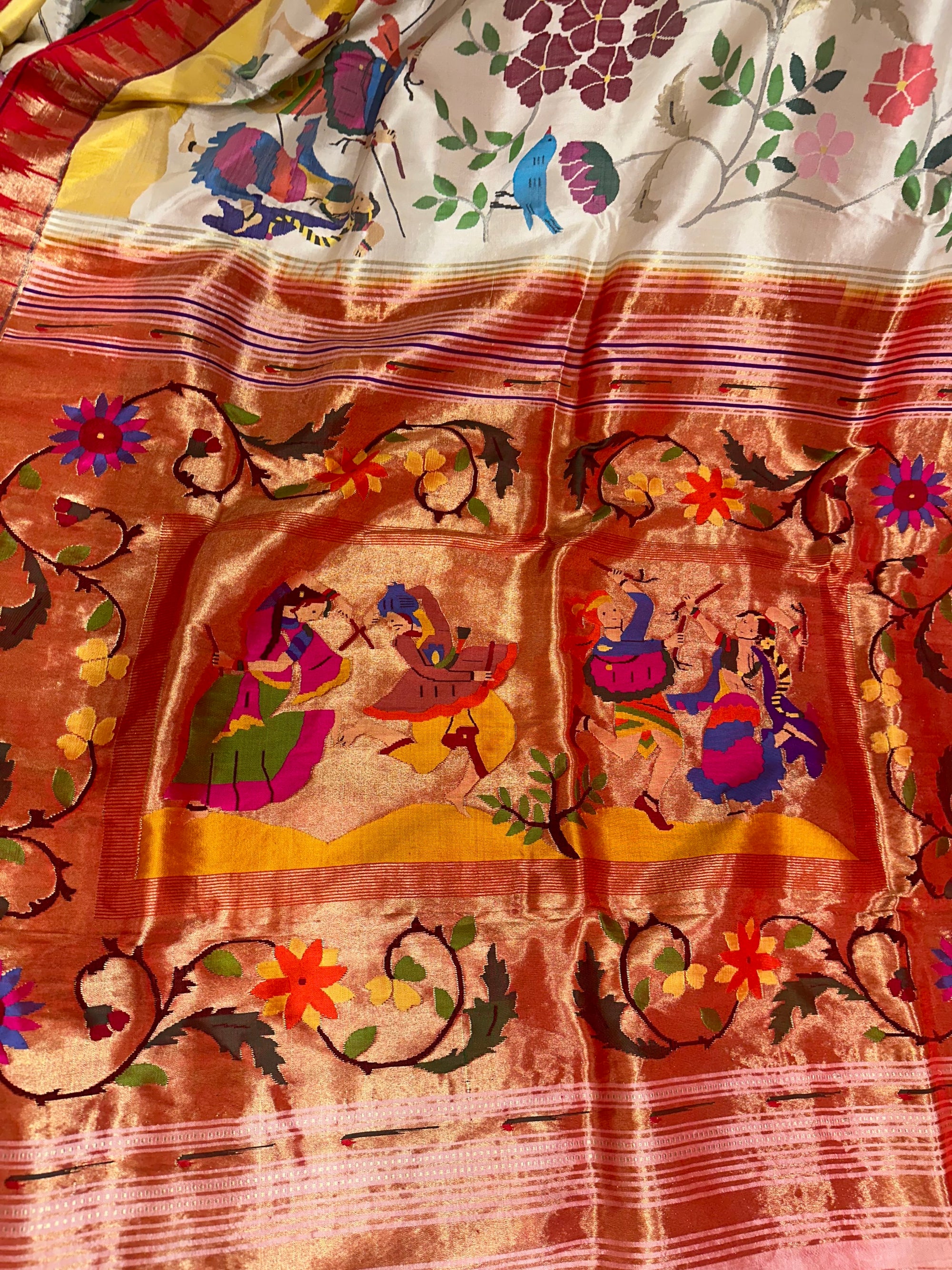 Halwhite Allover Pure Handloom Paithani Saree with Dandiya Theme
