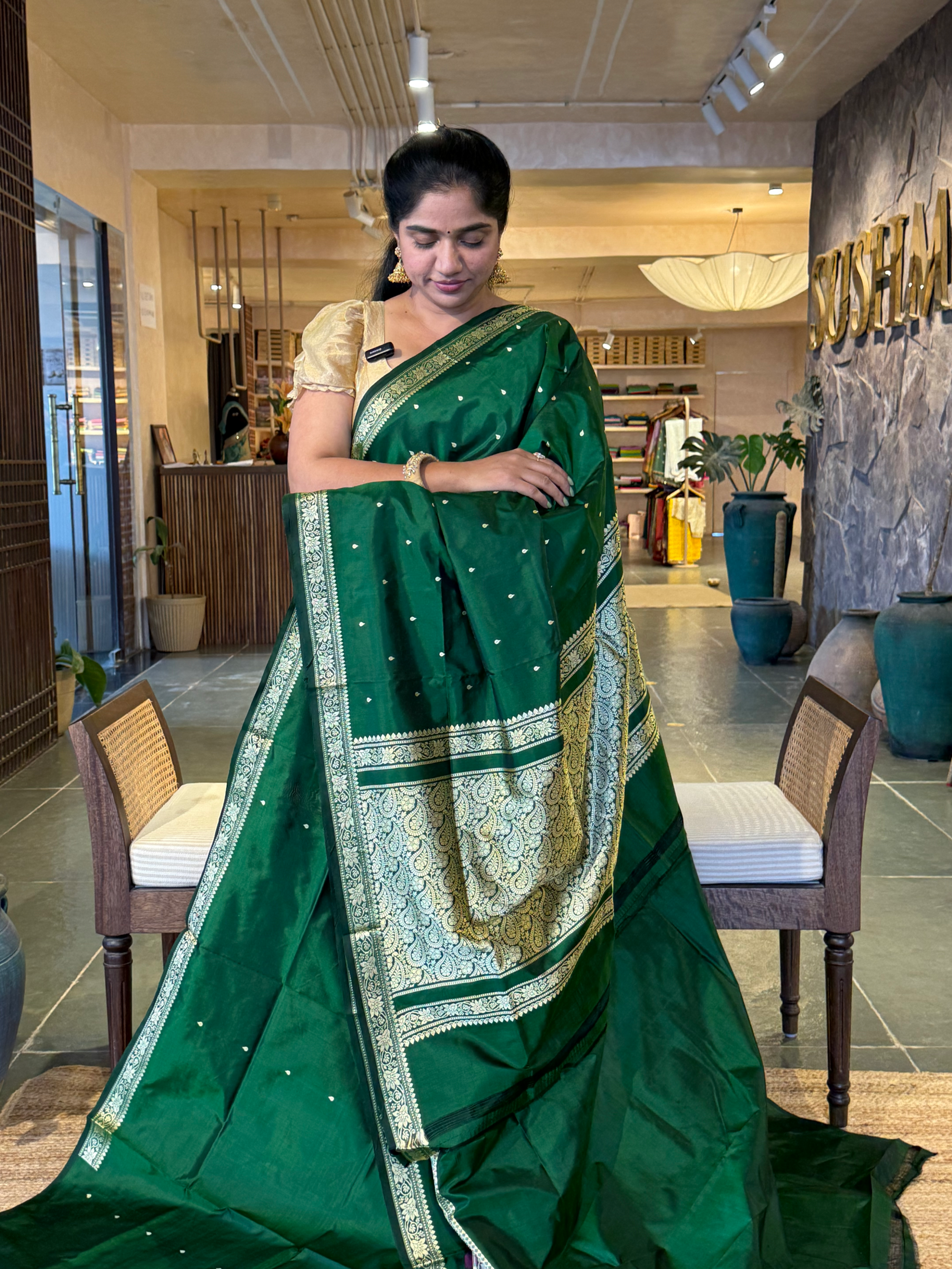 Bottle Green Banarasi Handloom Katan Silk Saree  With Resham Weaving