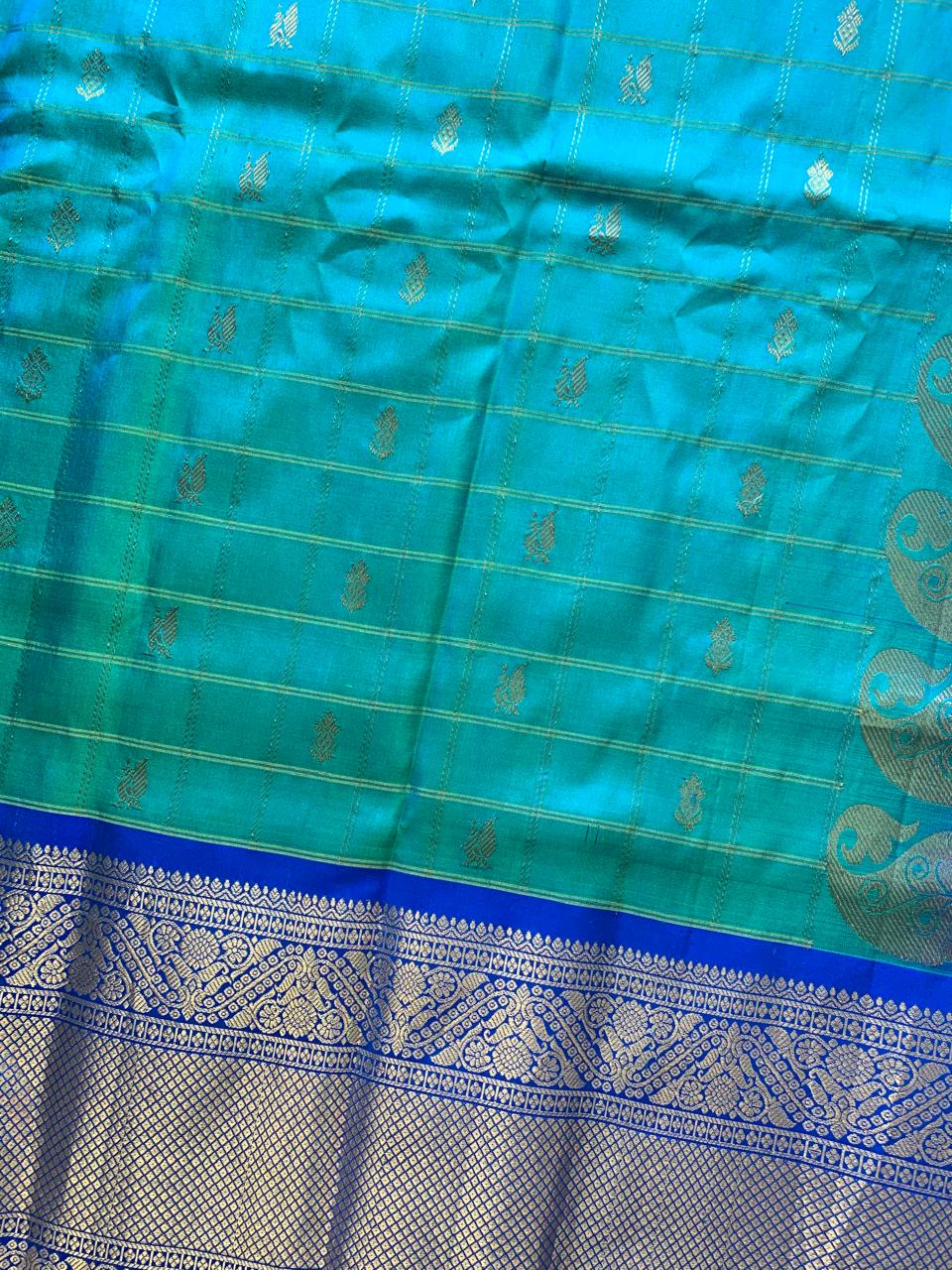 Vintage Gadwal Handloom Checks Pure Silk Saree