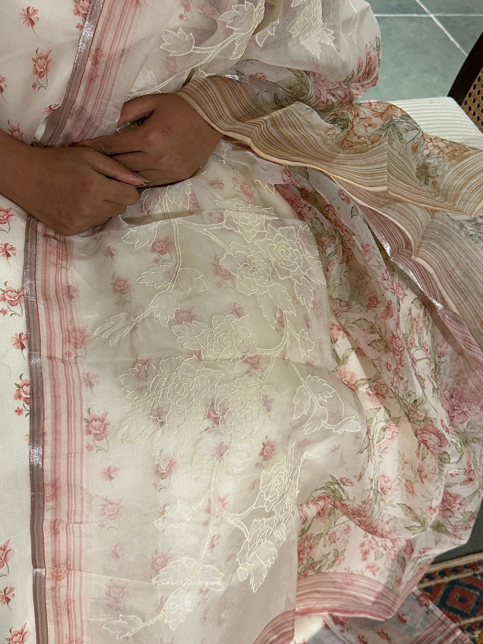 Onion Pink Pure Organza printed 3-pc unsticthed Suit set