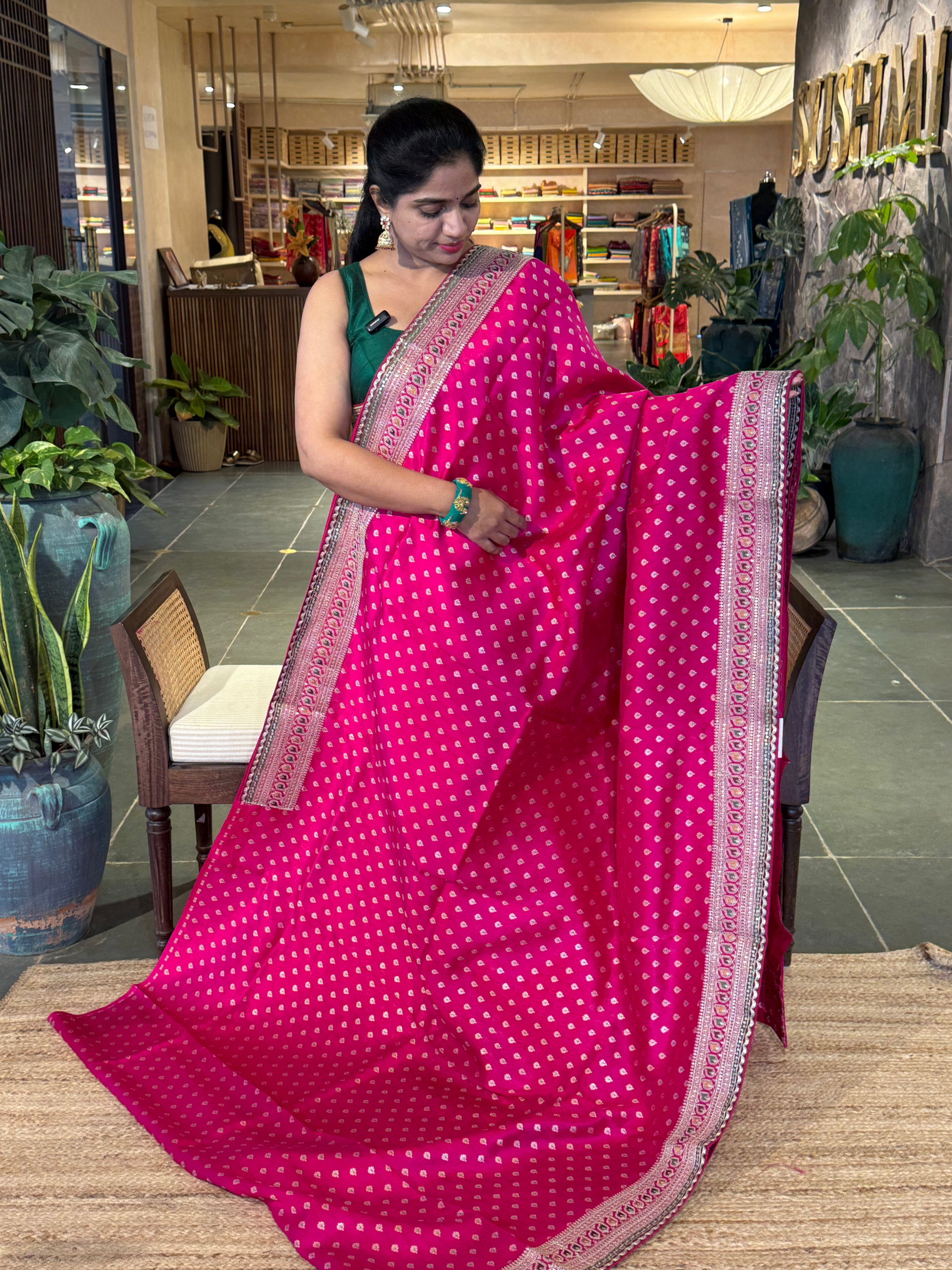 Fushcia Pink Pure Handloom Banarasi Silk Saree With Sabhyasachi Borders & Blouse
